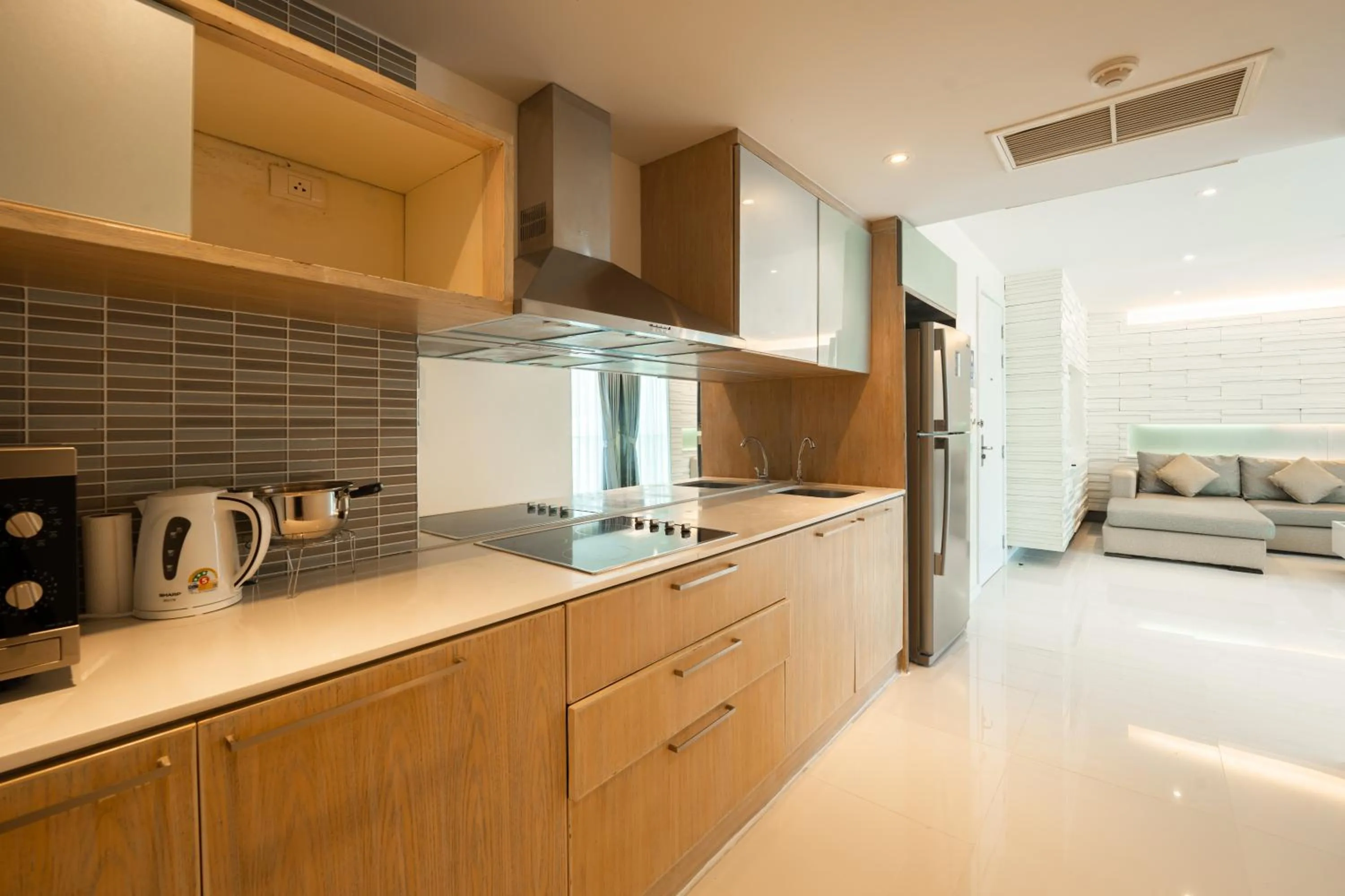 Coffee/tea facilities in Yenna Apartment