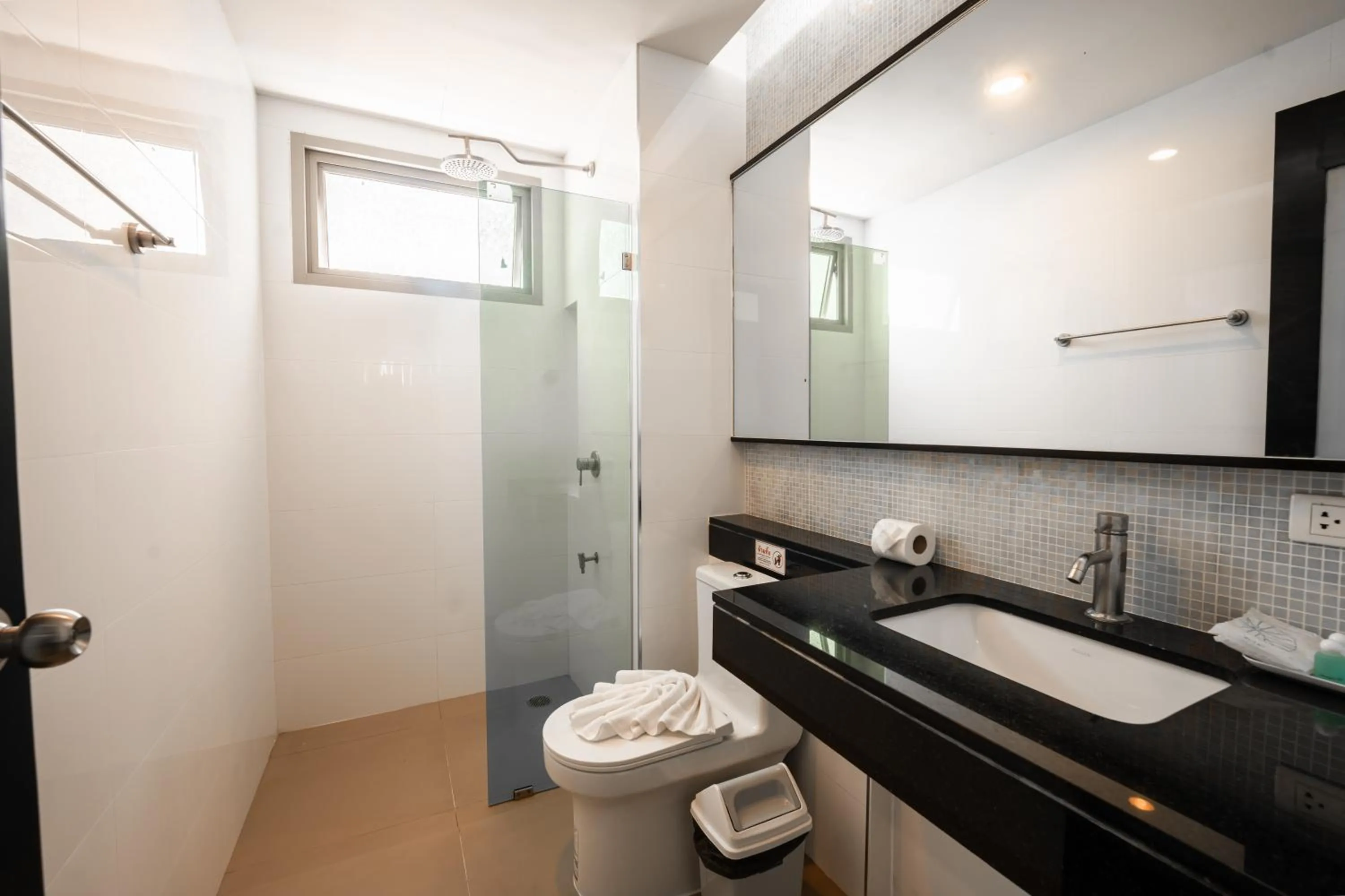 Toilet in Yenna Apartment