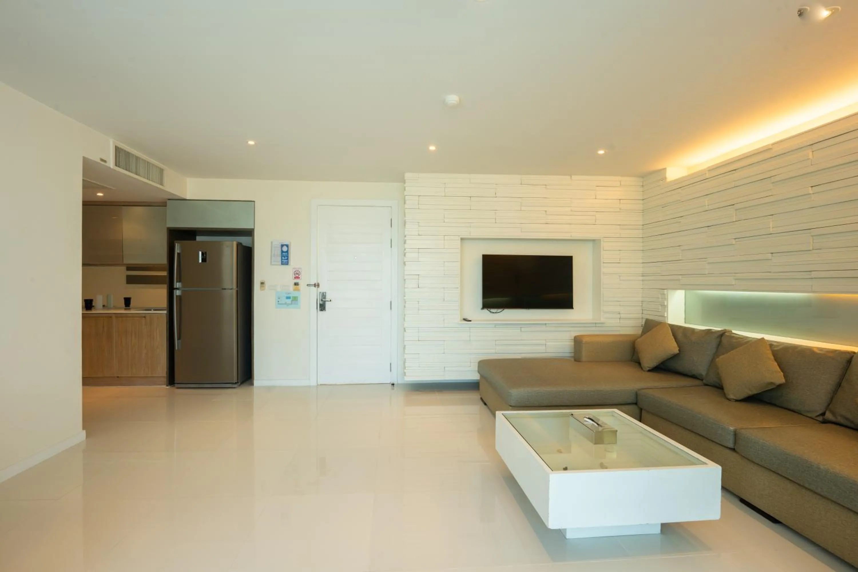 TV and multimedia in Yenna Apartment