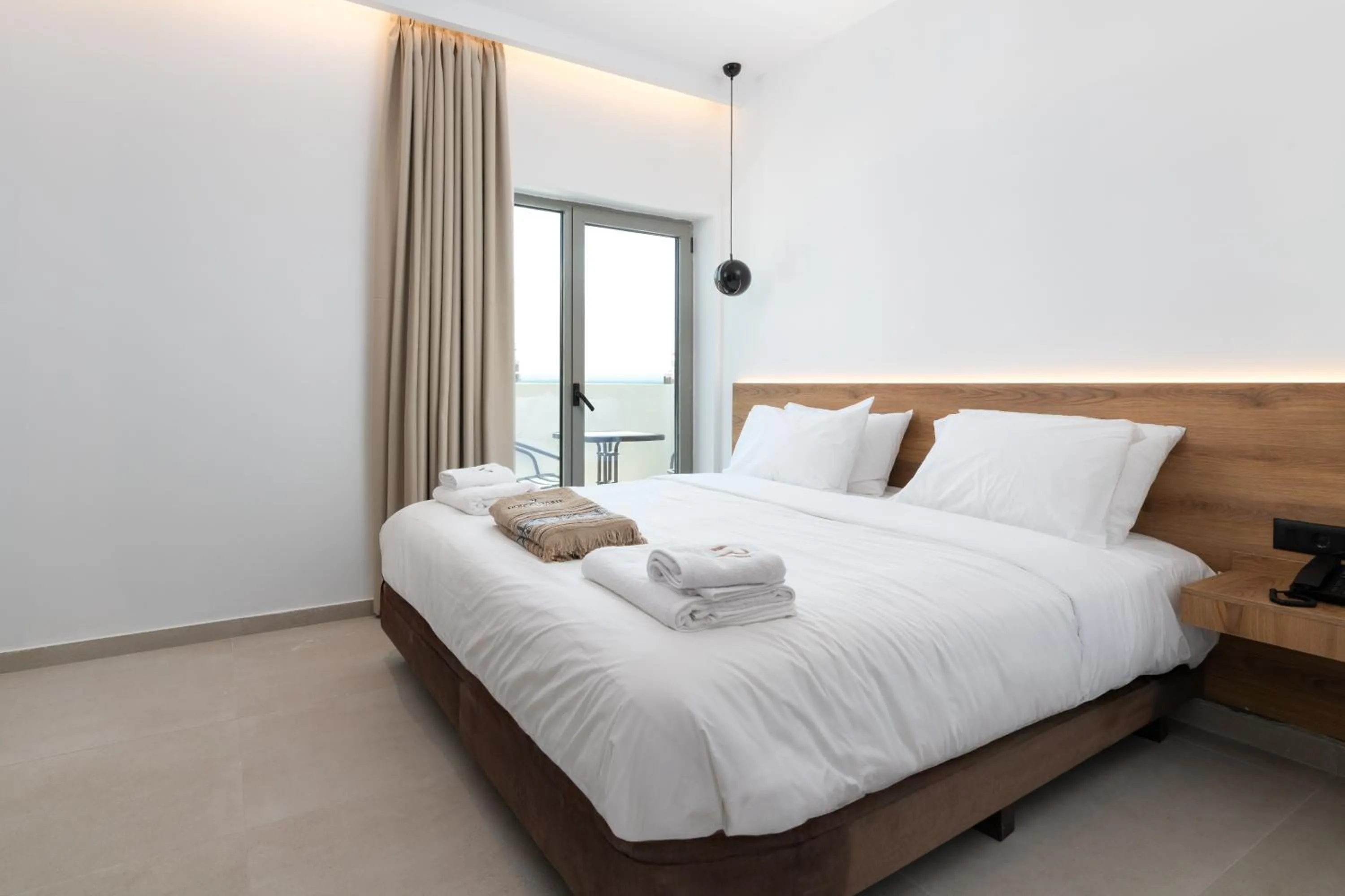 Rodos White