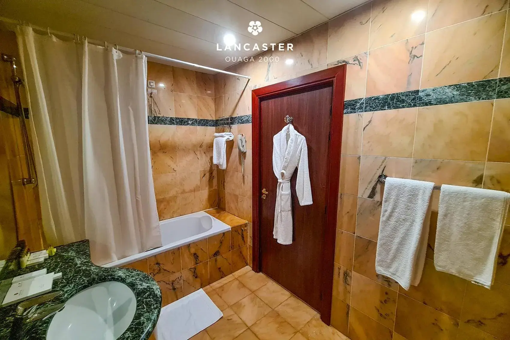 Deluxe Double or Twin Room with Balcony - single occupancy in Lancaster Ouaga 2000 Deluxe Double or Twin Room with Balcony - single occupancy in Lancaster Ouaga 2000