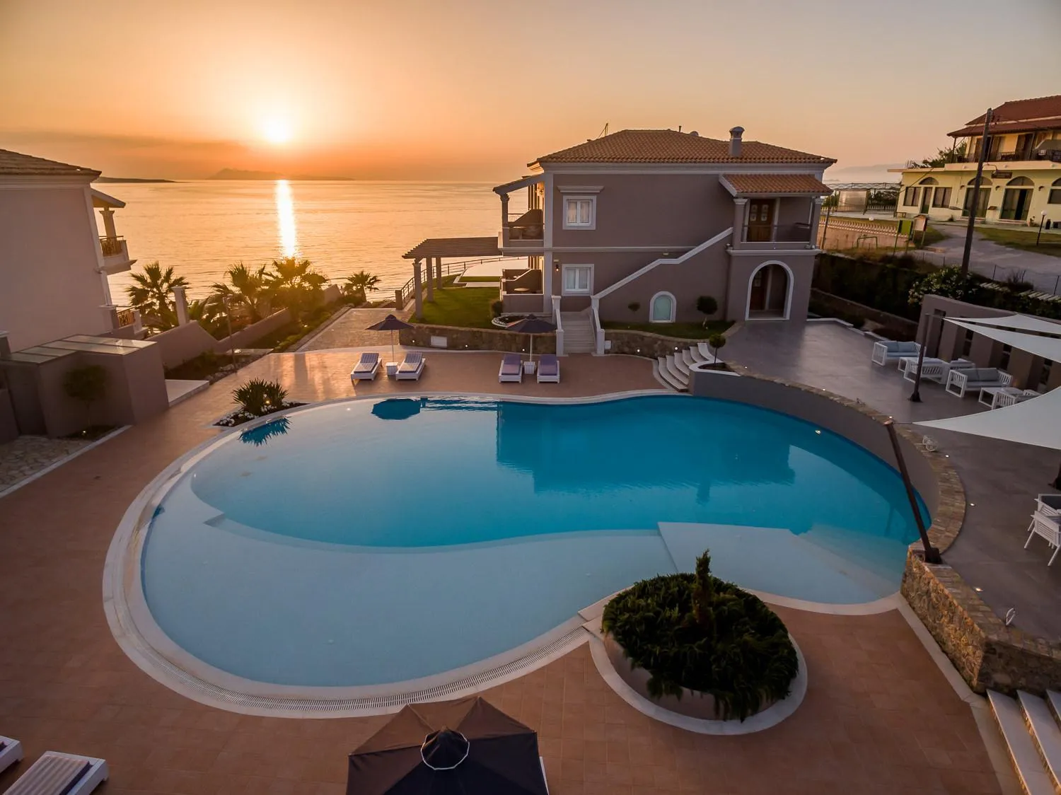 Property building in Pictures Suites