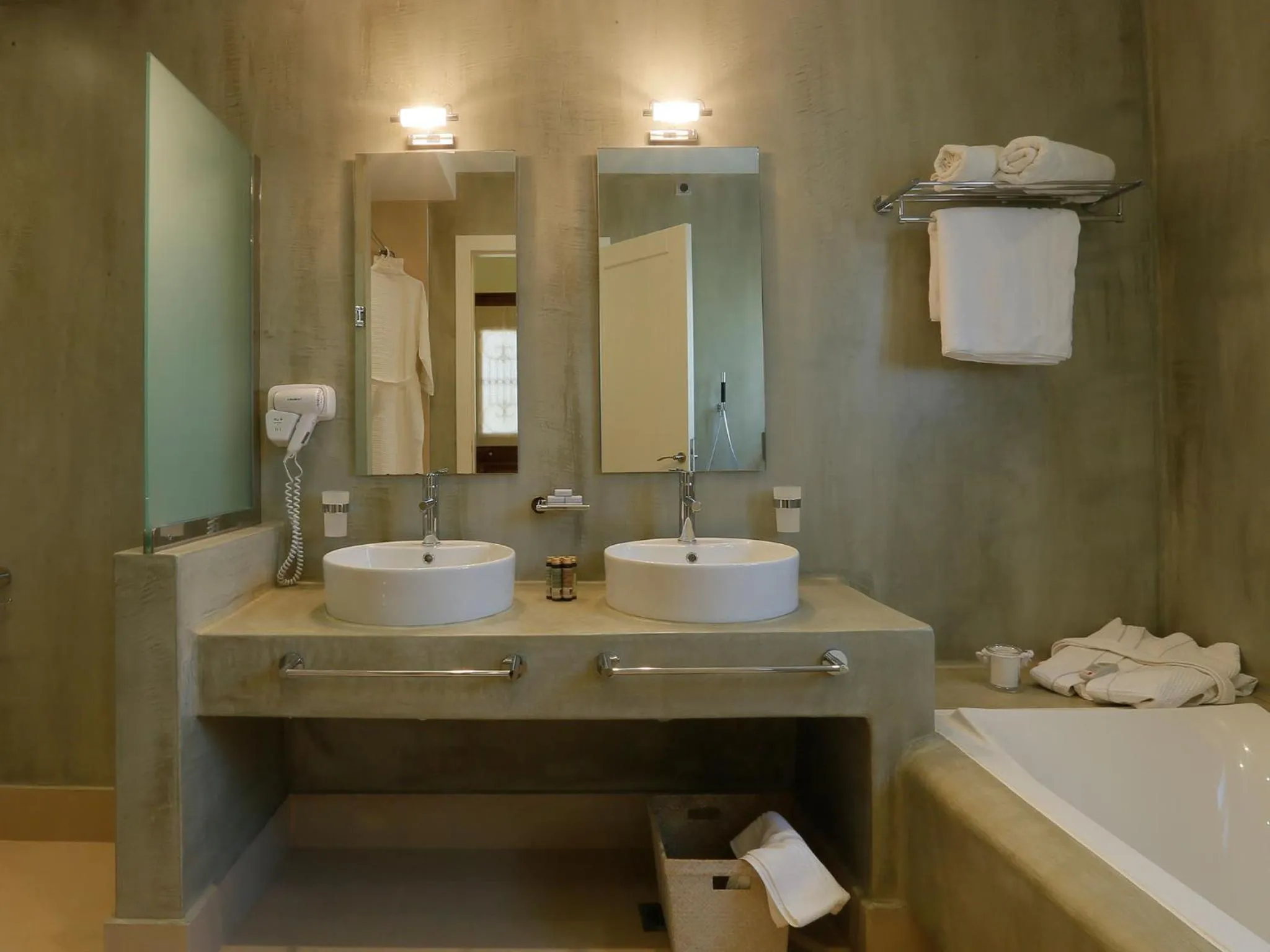 Bathroom in Pictures Suites