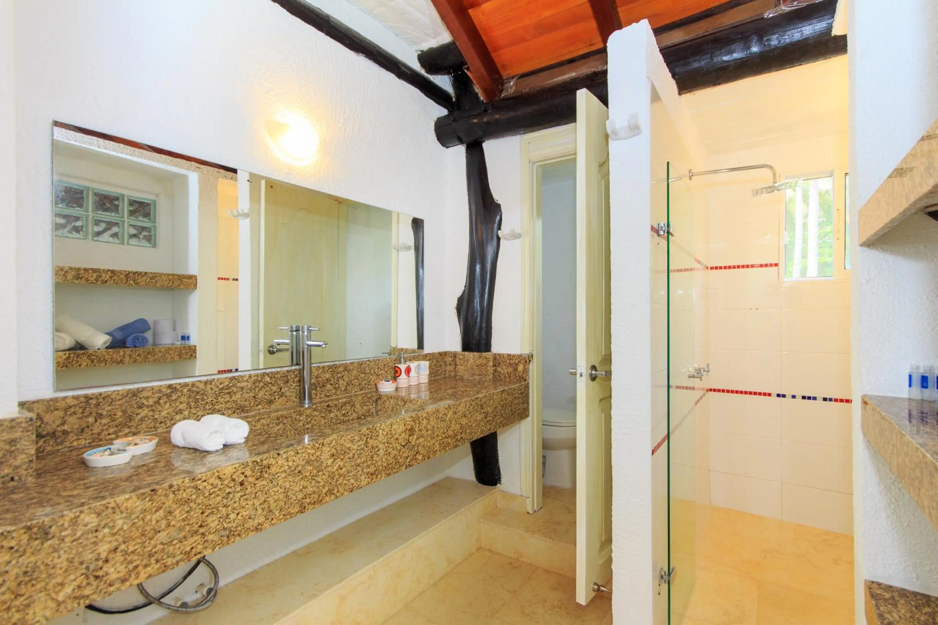 Shower in La Mar de Bien Tayrona