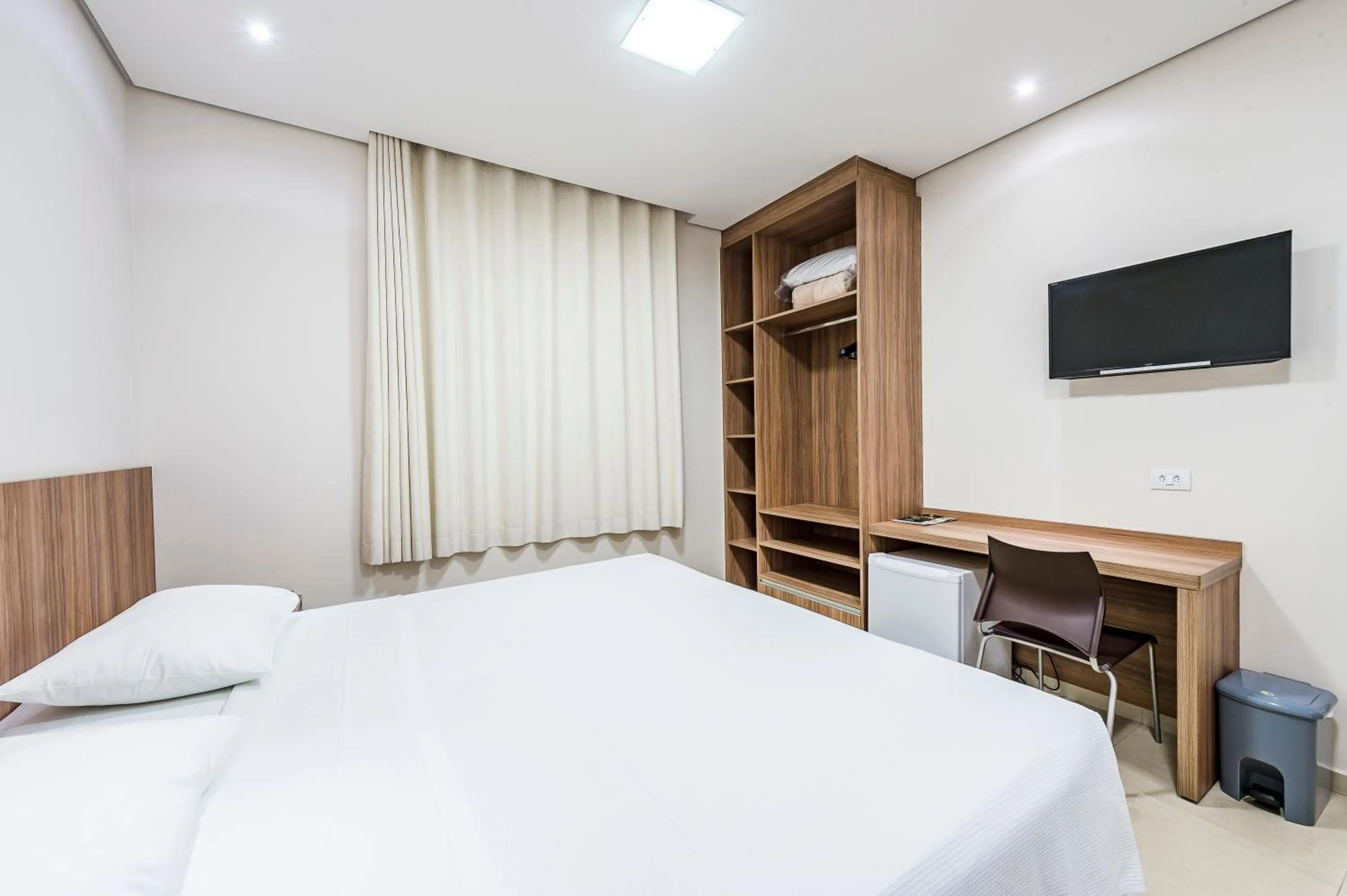 Photo of the whole room, Bed in Serata Hotel