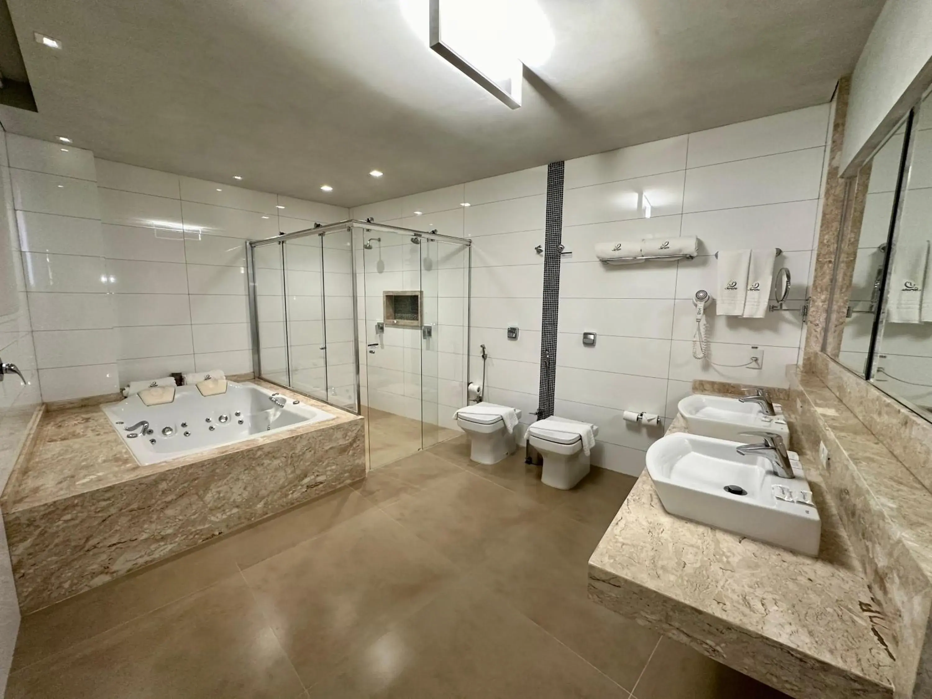 Queen Suite with Spa Bath - single occupancy in Serata Hotel Queen Suite with Spa Bath - single occupancy in Serata Hotel