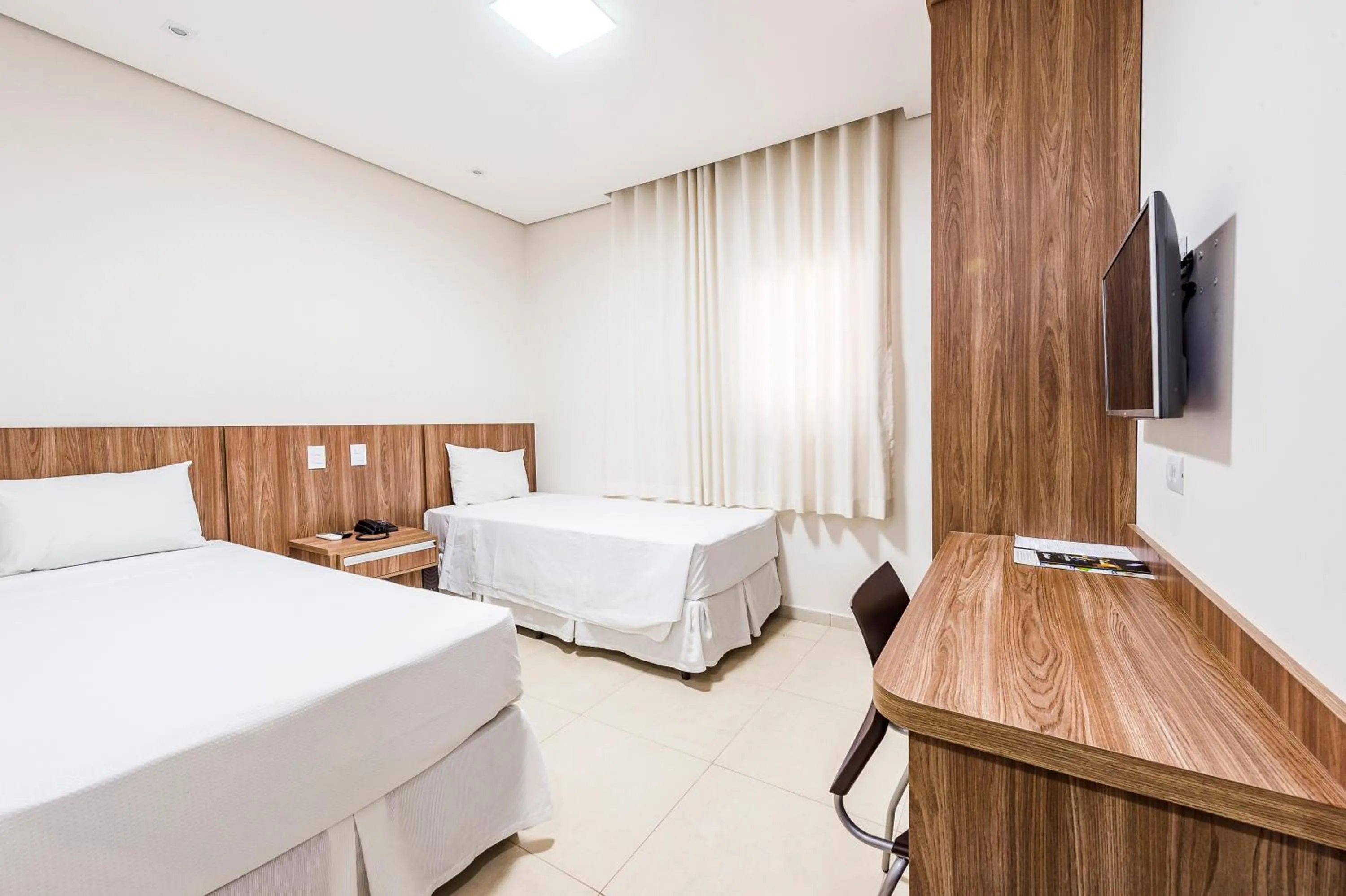 Bedroom, Bed in Serata Hotel