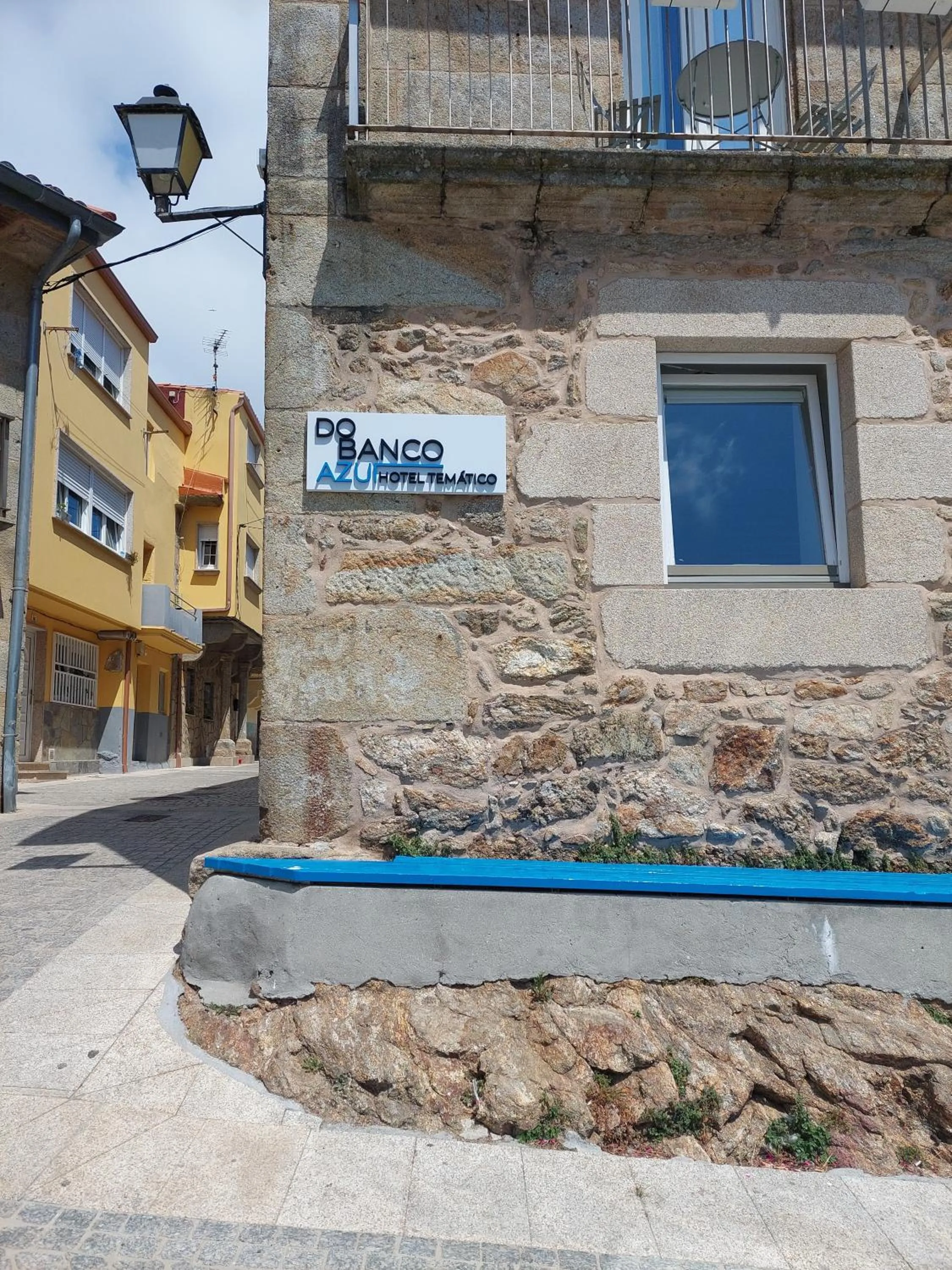 Property building in Hotel Tematico Do Banco Azul