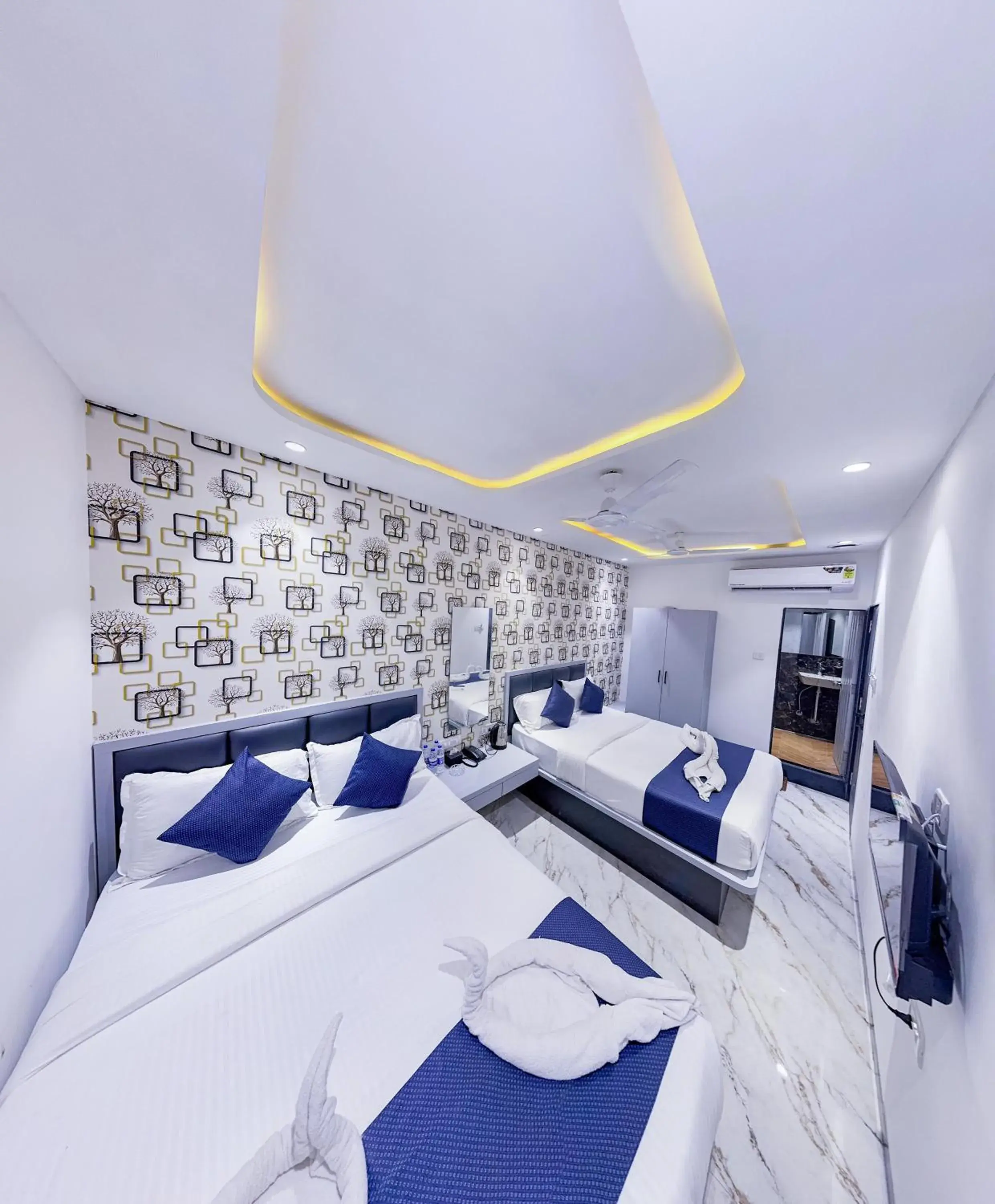 Bed in Hotel Flora Inn Bed in Hotel Flora Inn