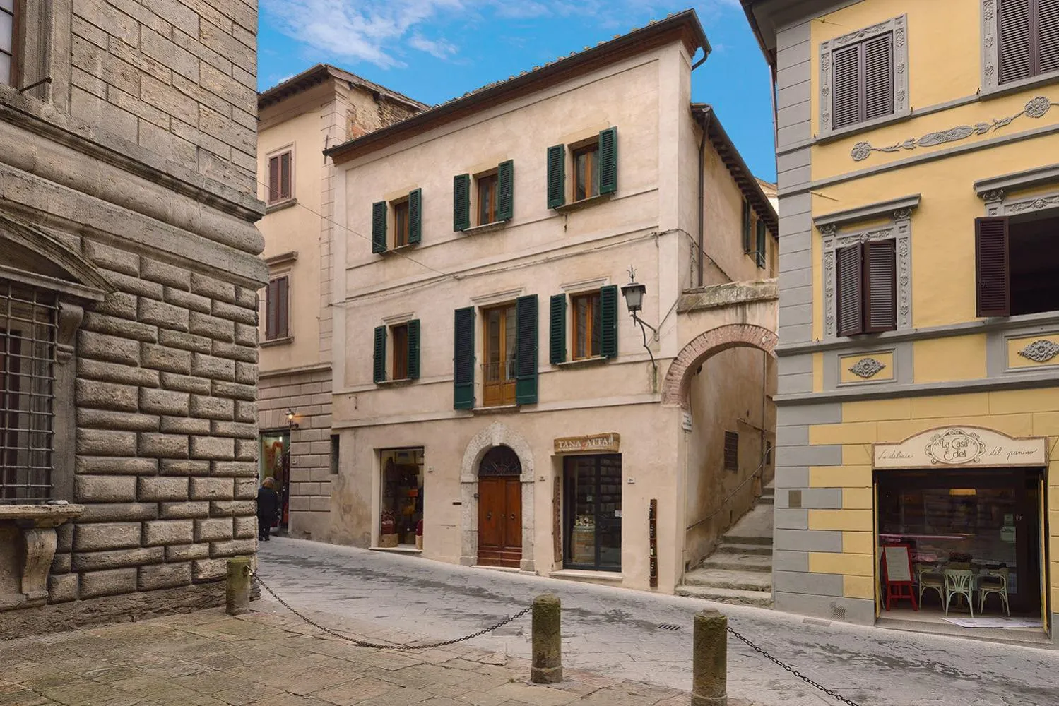 Property building in Il Palazzetto