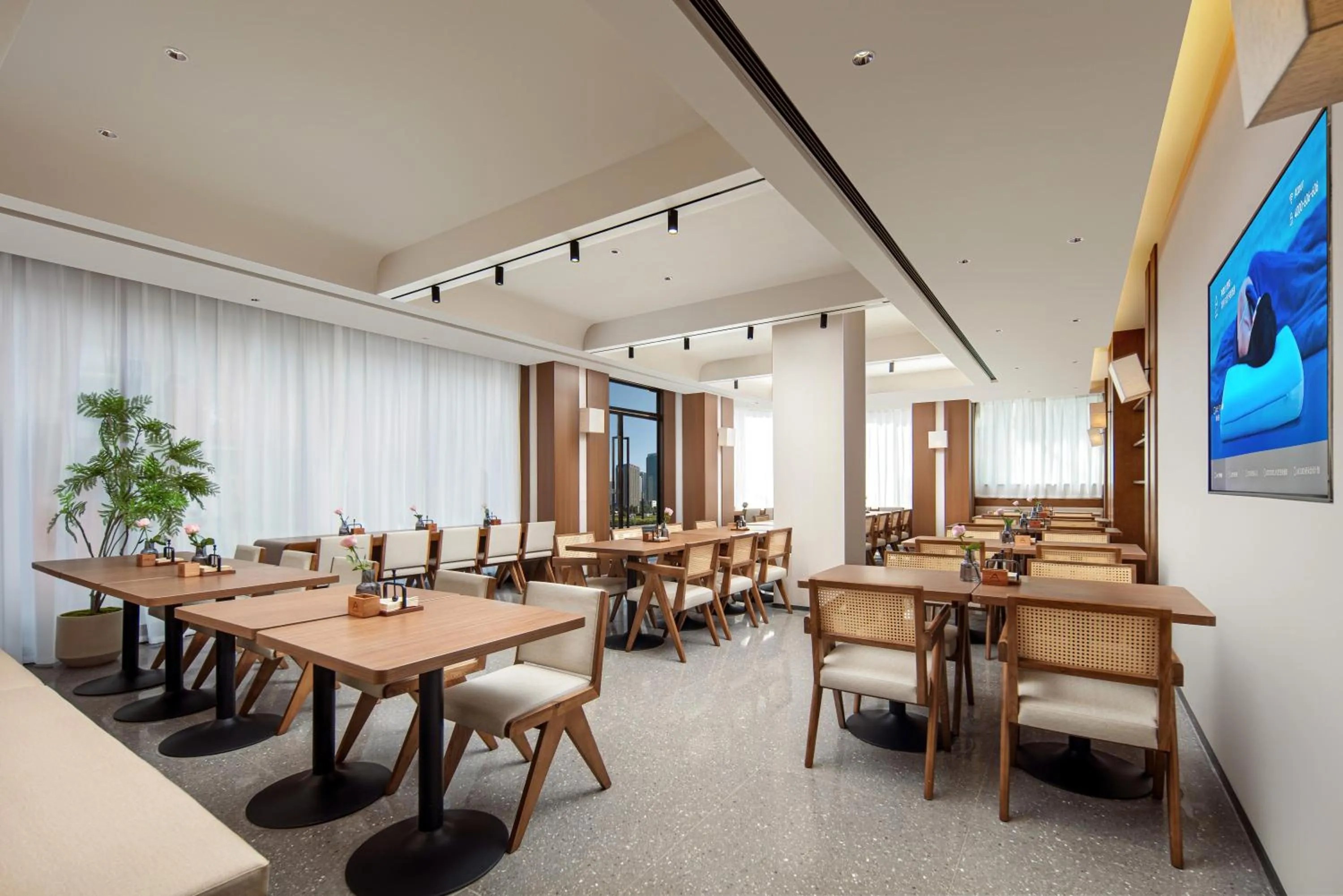 Restaurant/places to eat in Atour Hotel People's Square Metro Station Shanghai