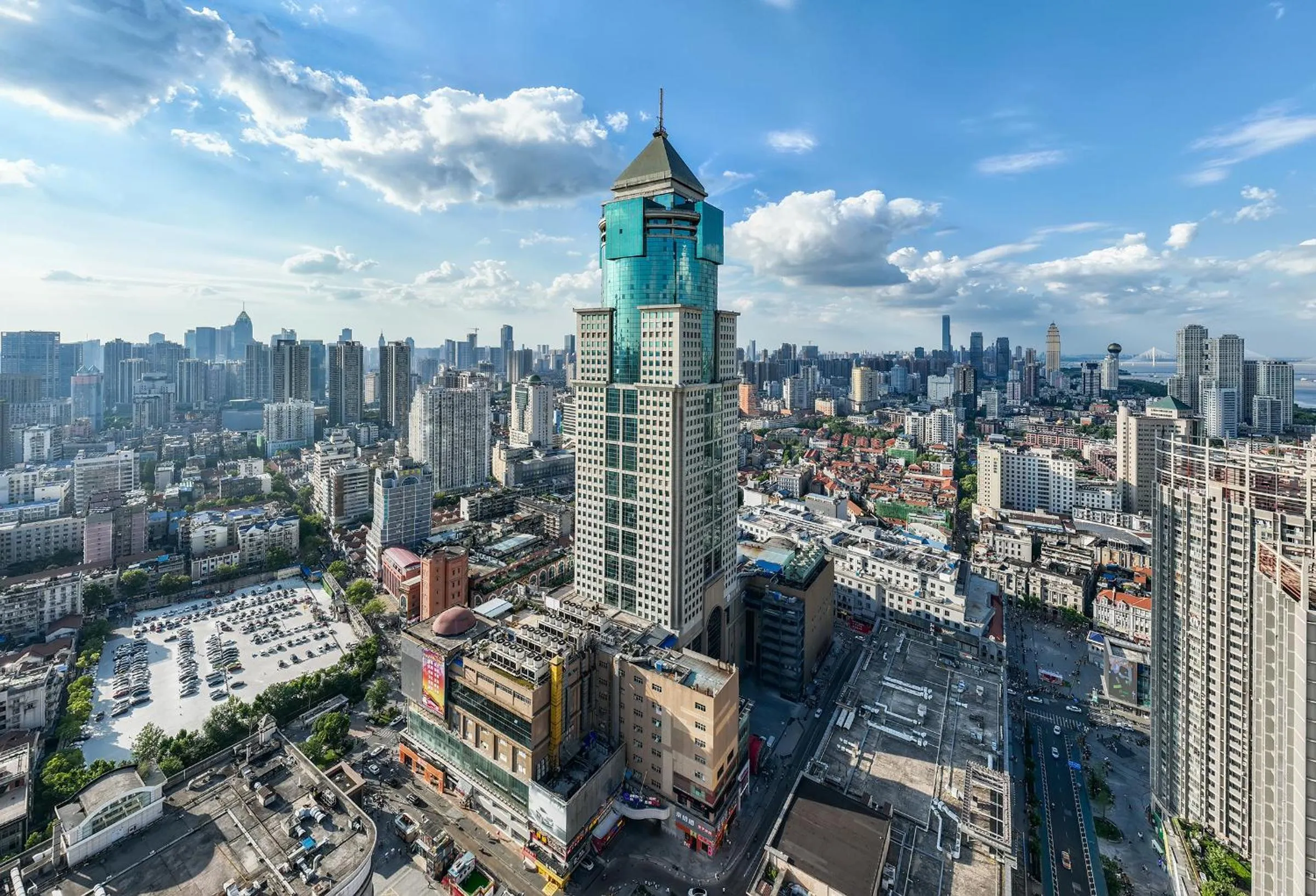 Property building in Atour Hotel Wuhan Riverview Jianghan Road Pedestrian Street