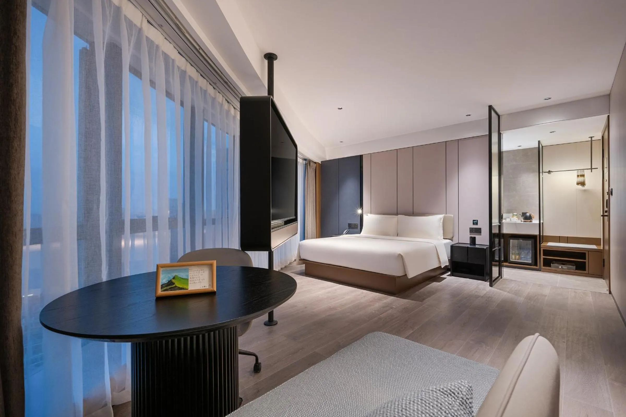 Bed in Atour Hotel Wuhan Riverview Jianghan Road Pedestrian Street