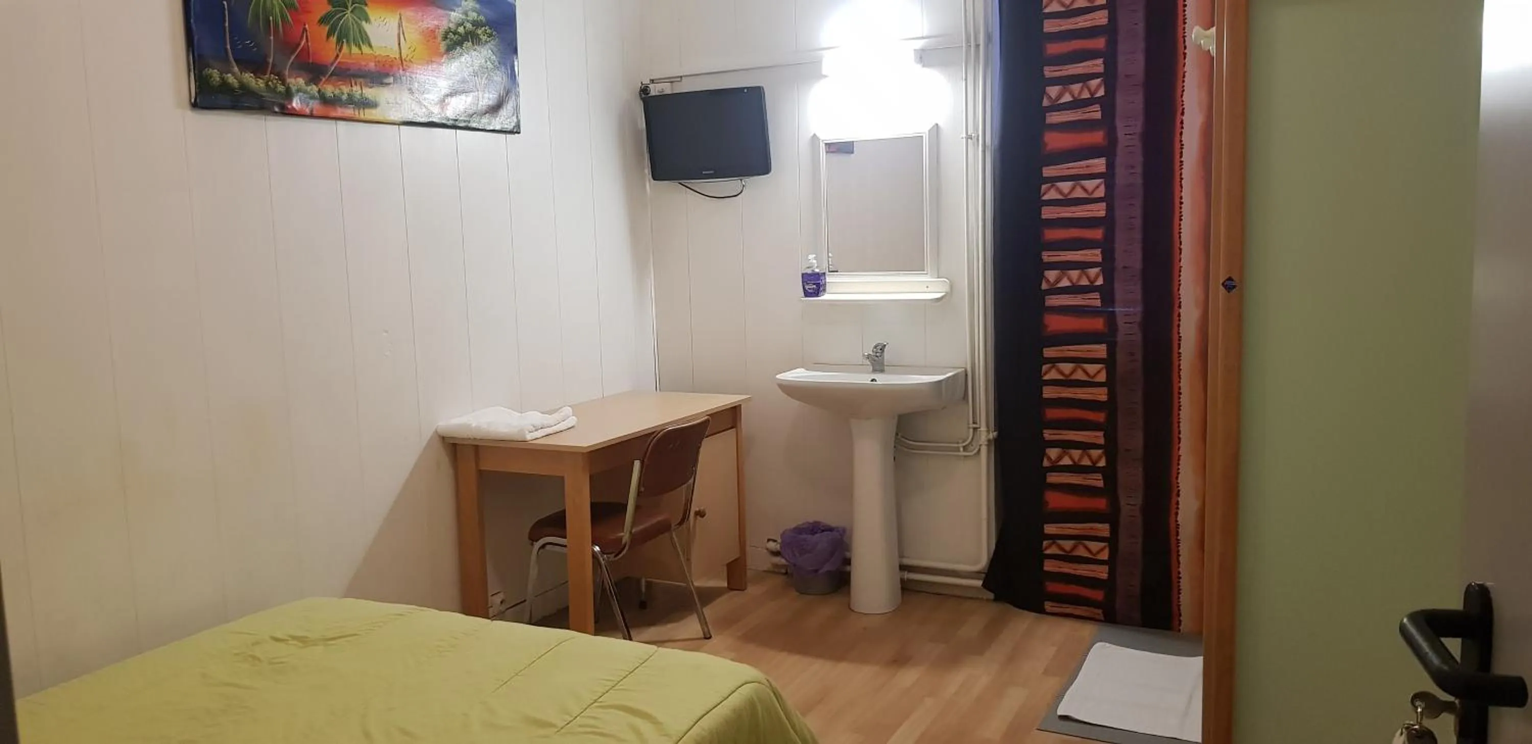 TV/Entertainment Center in Hotel Le Tram