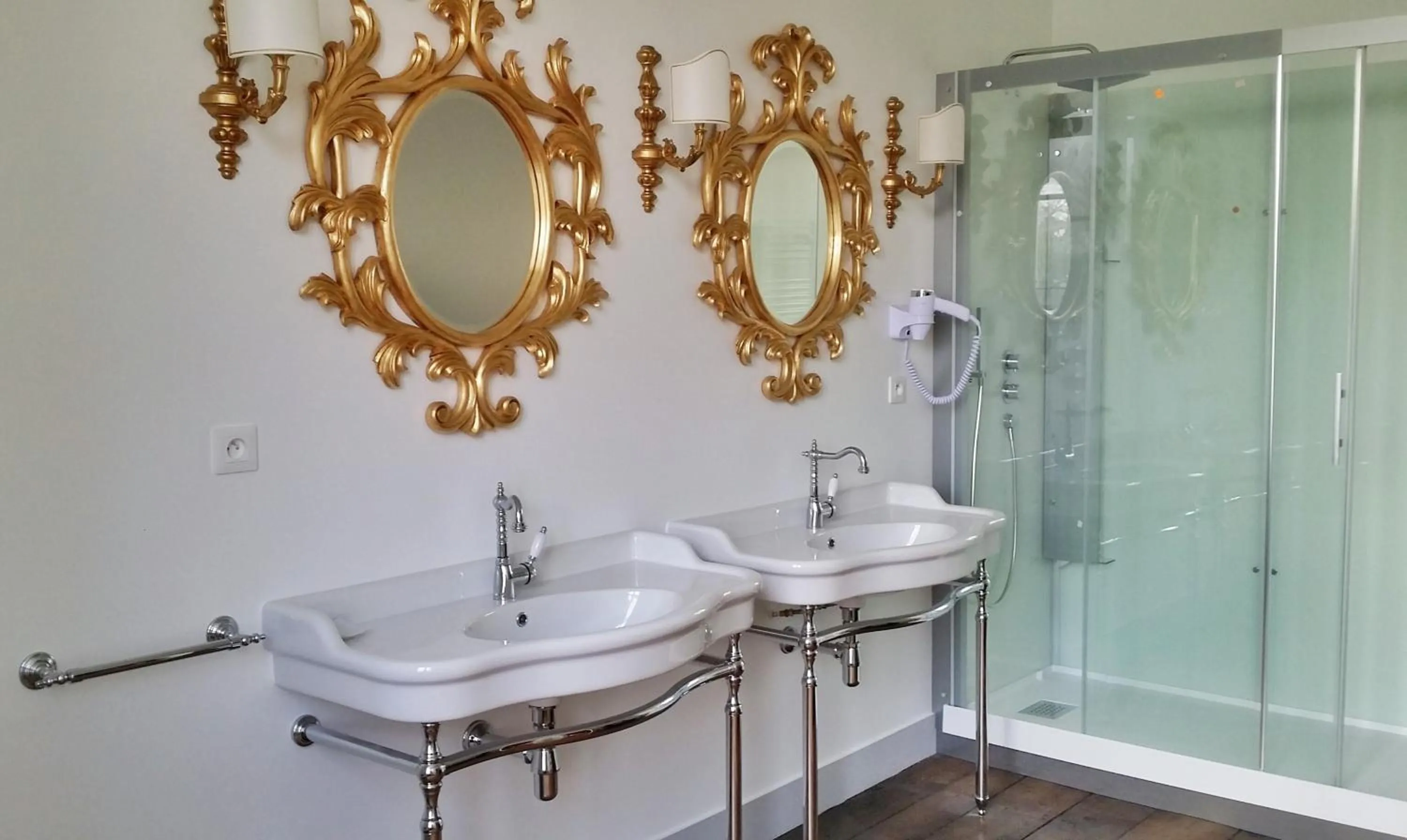 Bathroom in Château de Chantore