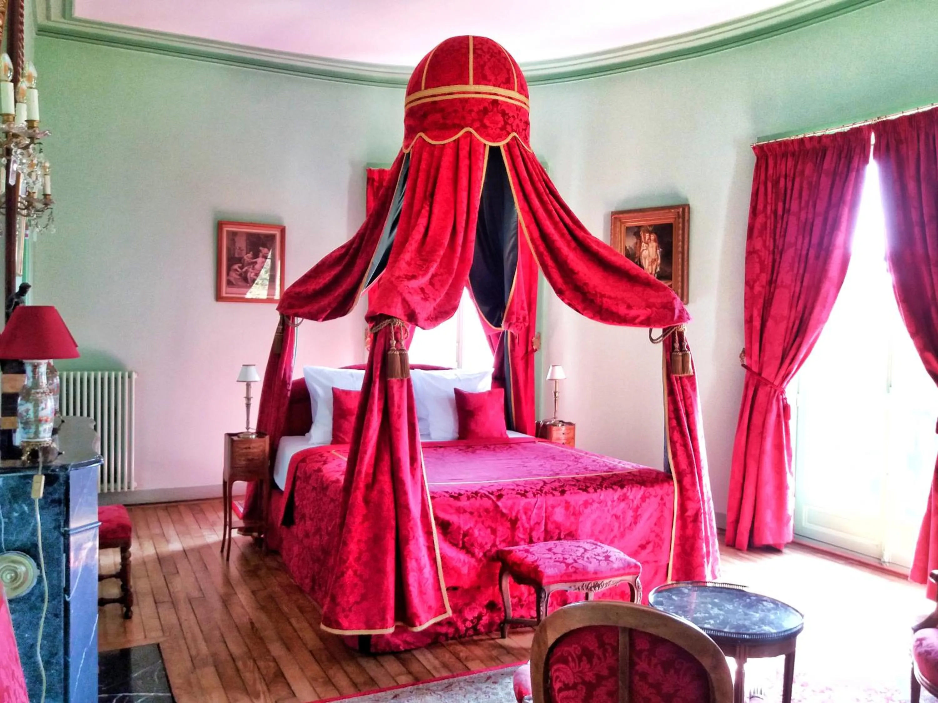 Bed in Château de Chantore