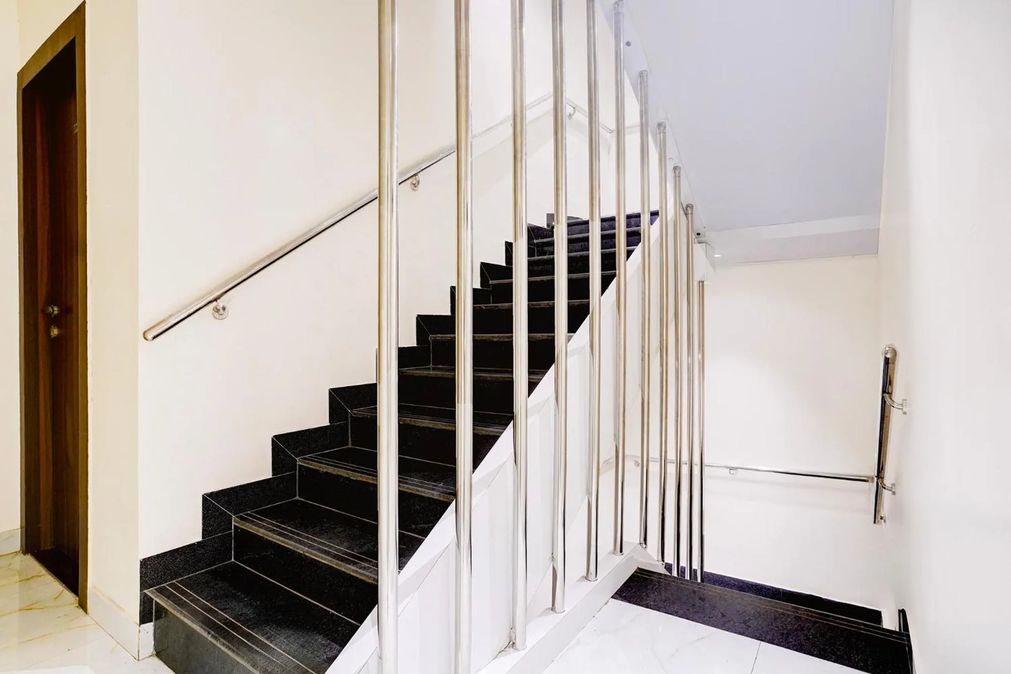 Lobby or reception in FabHotel Majestic Crest