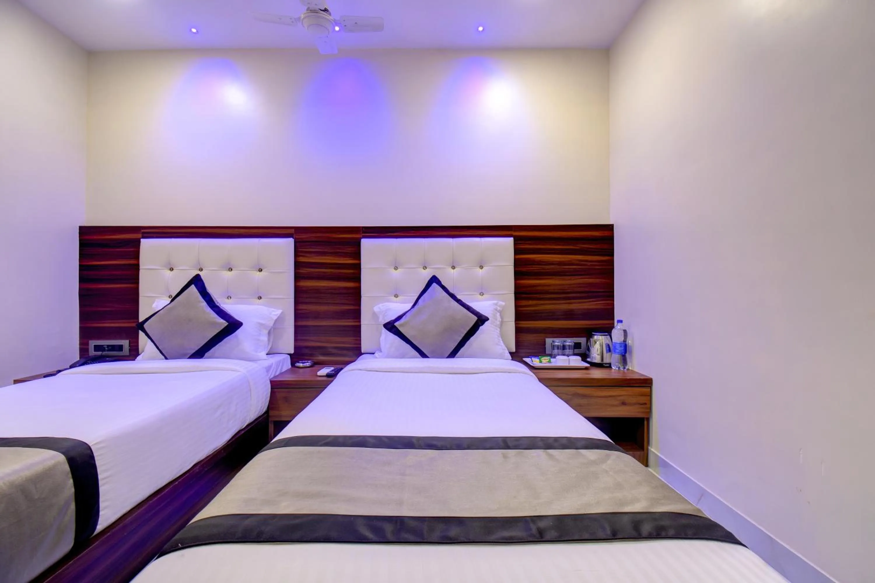 Bed in Hotel Majestic Crest Sakinaka