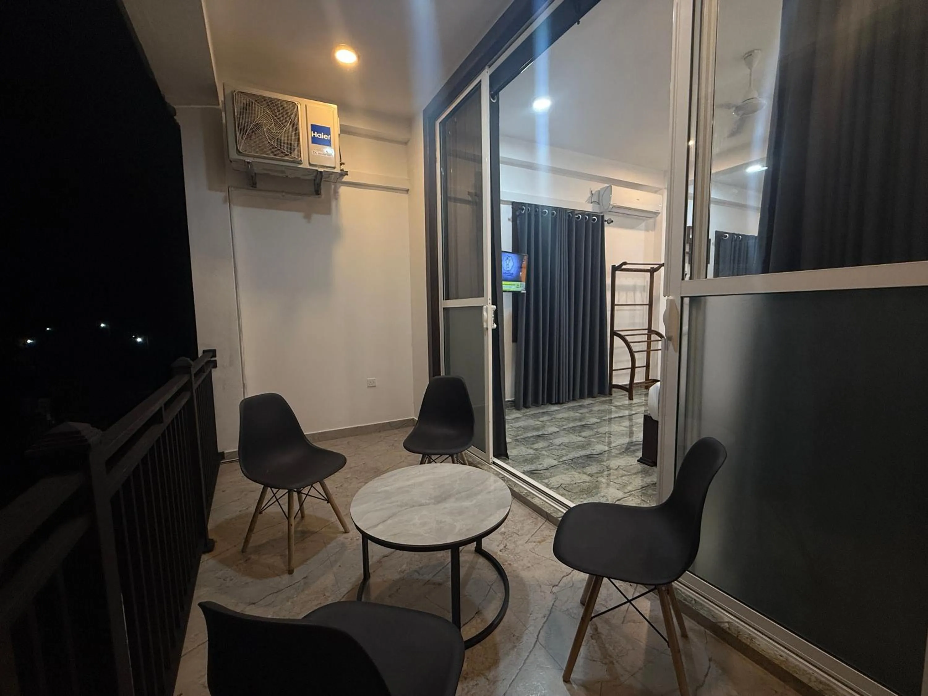 Seating area in Aloe Transit Hotel