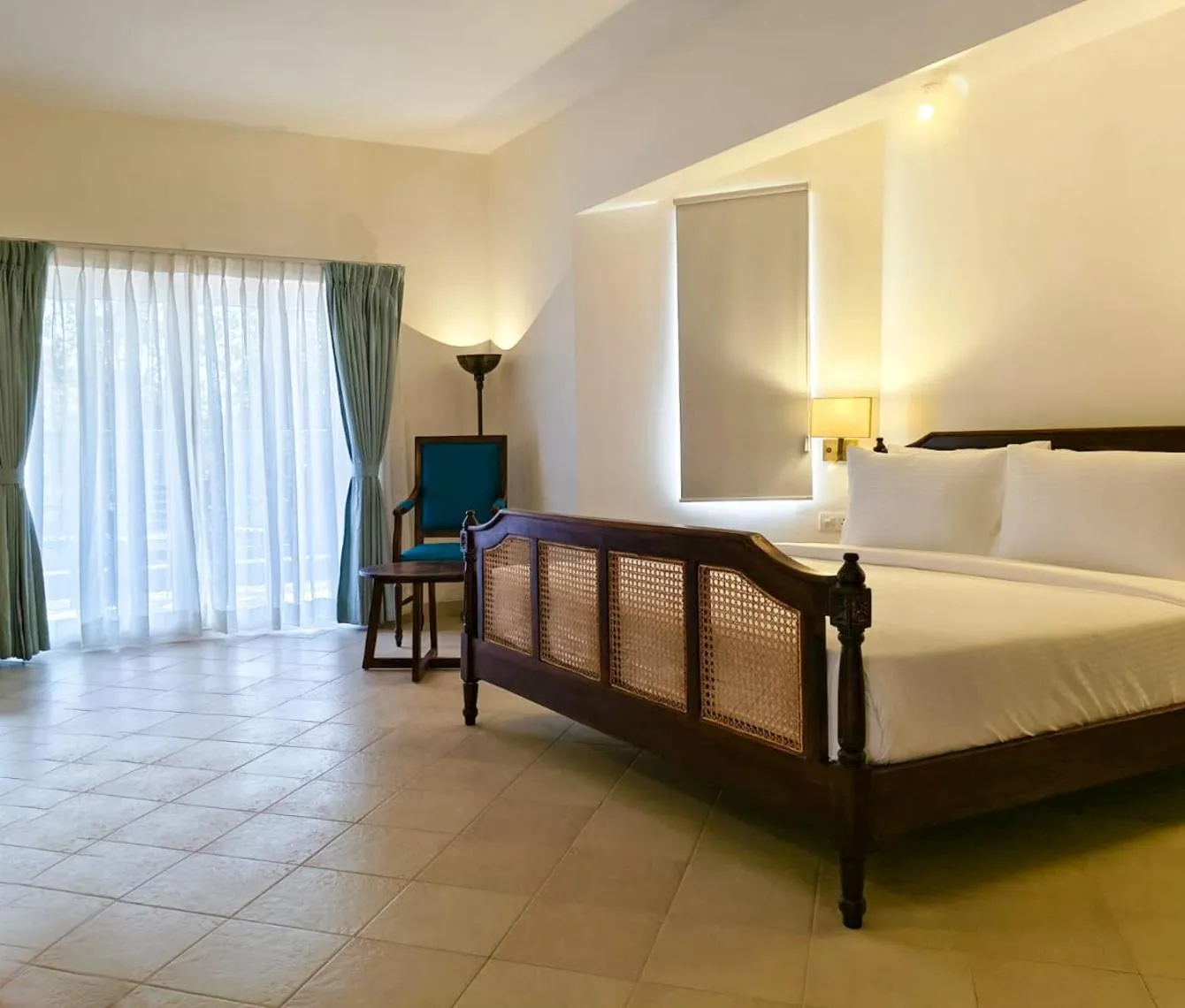 Bed in Amritara Serenity,100 mts from Salaulim Dam