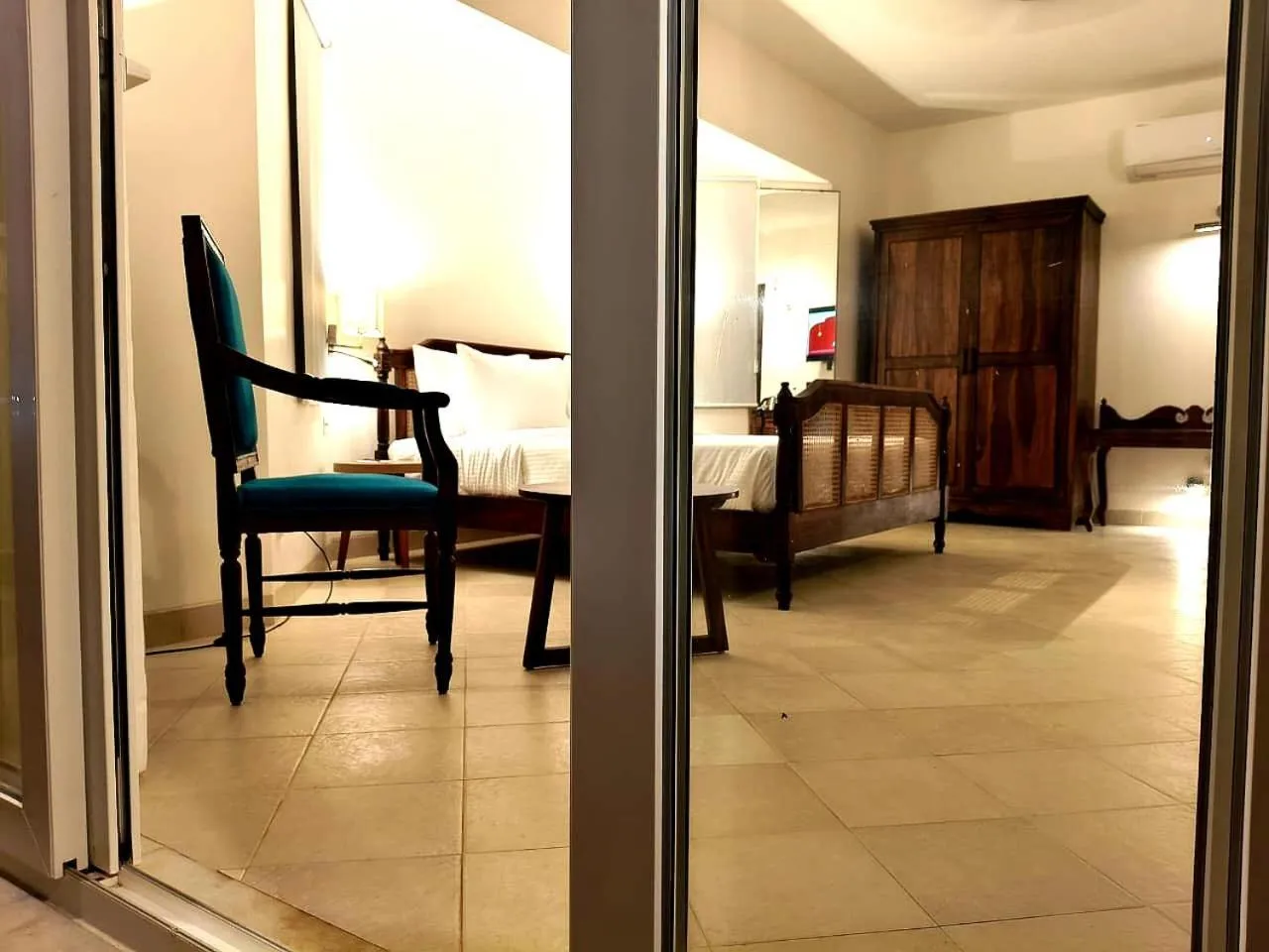 Bed in Amritara Serenity,100 mts from Salaulim Dam