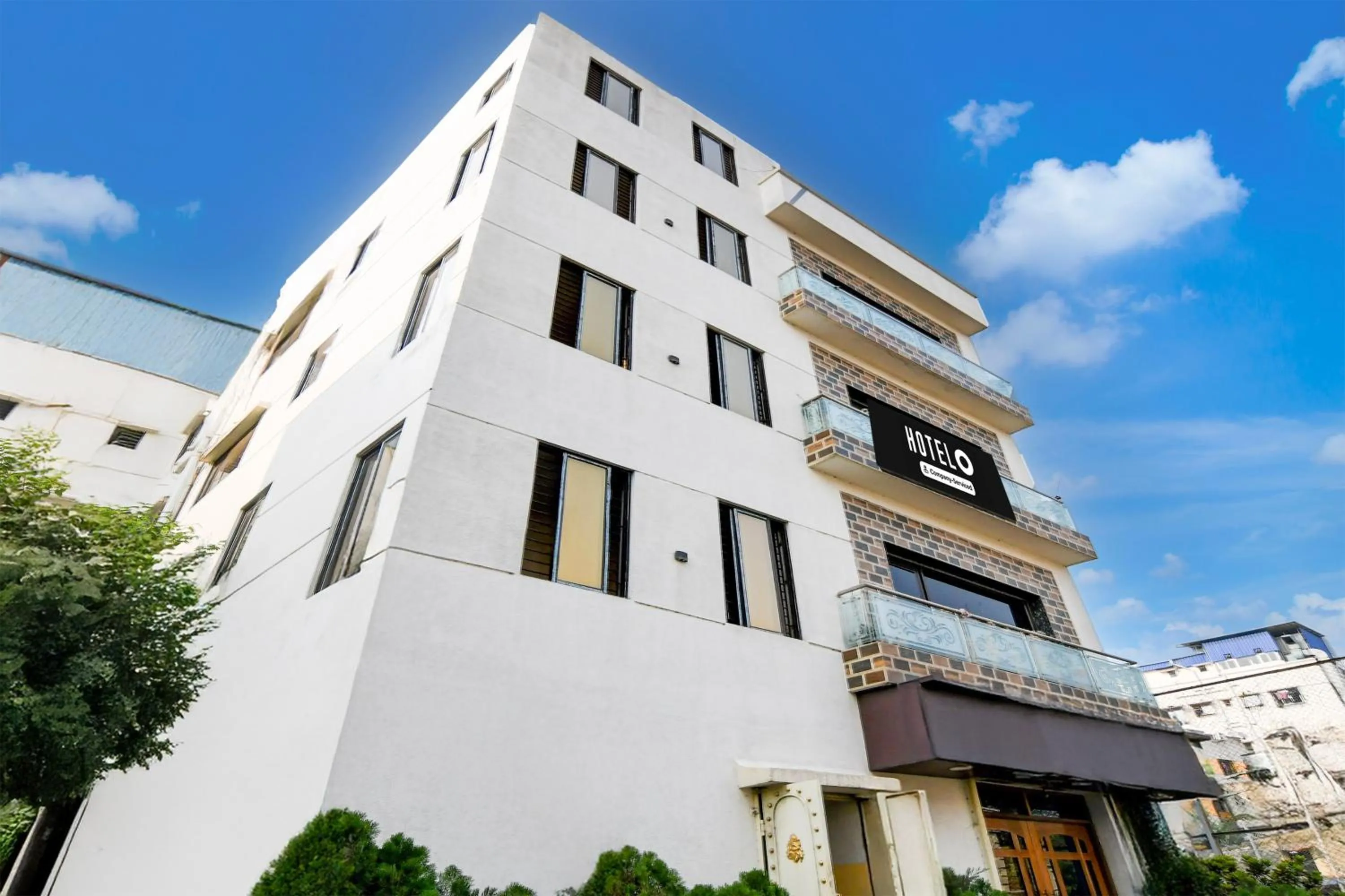 Facade/entrance in Hotel O Beleghata Formerly Santoshi Banquet And Marriage Hall