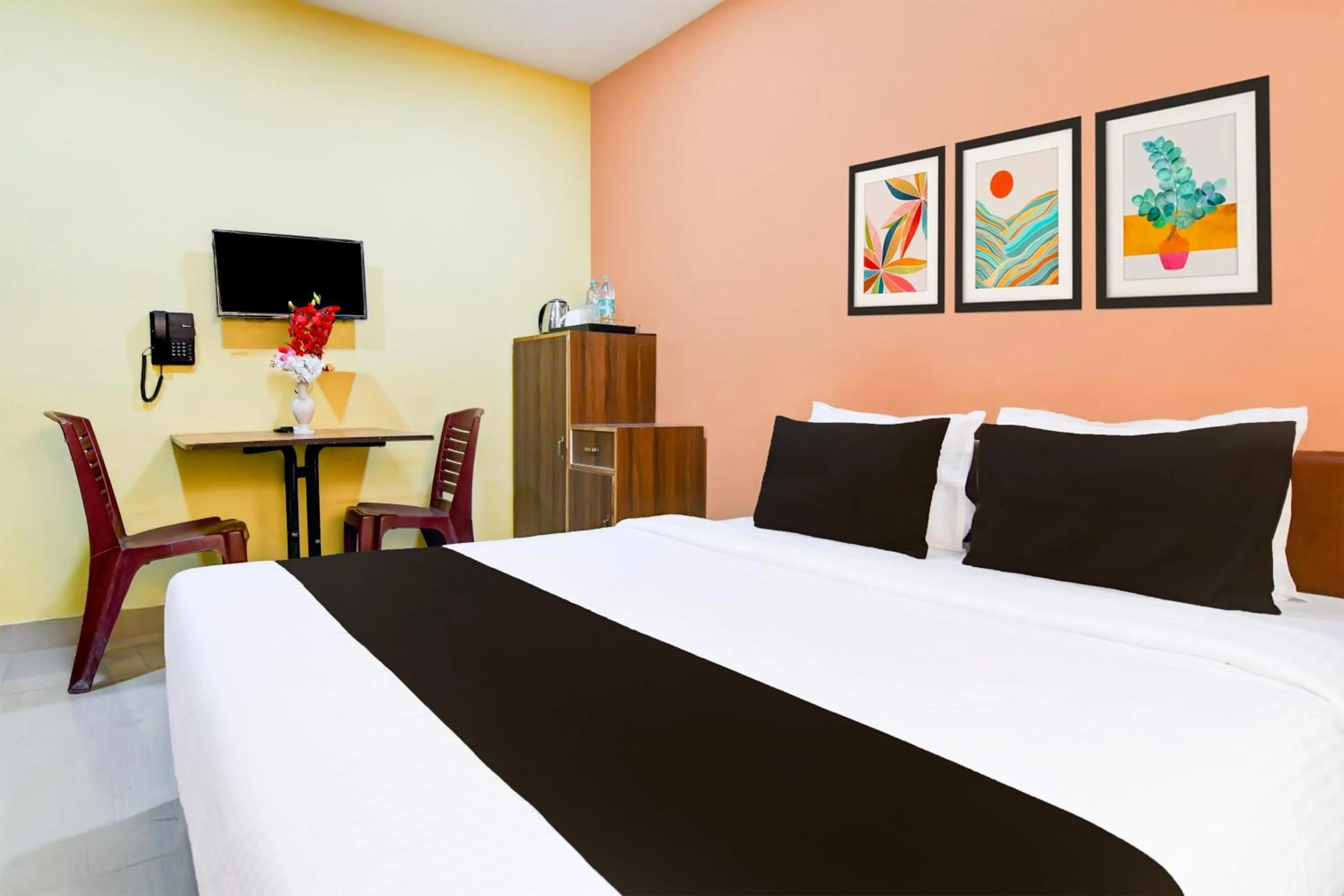 Bedroom, Bed in Hotel O Beleghata Formerly Santoshi Banquet And Marriage Hall