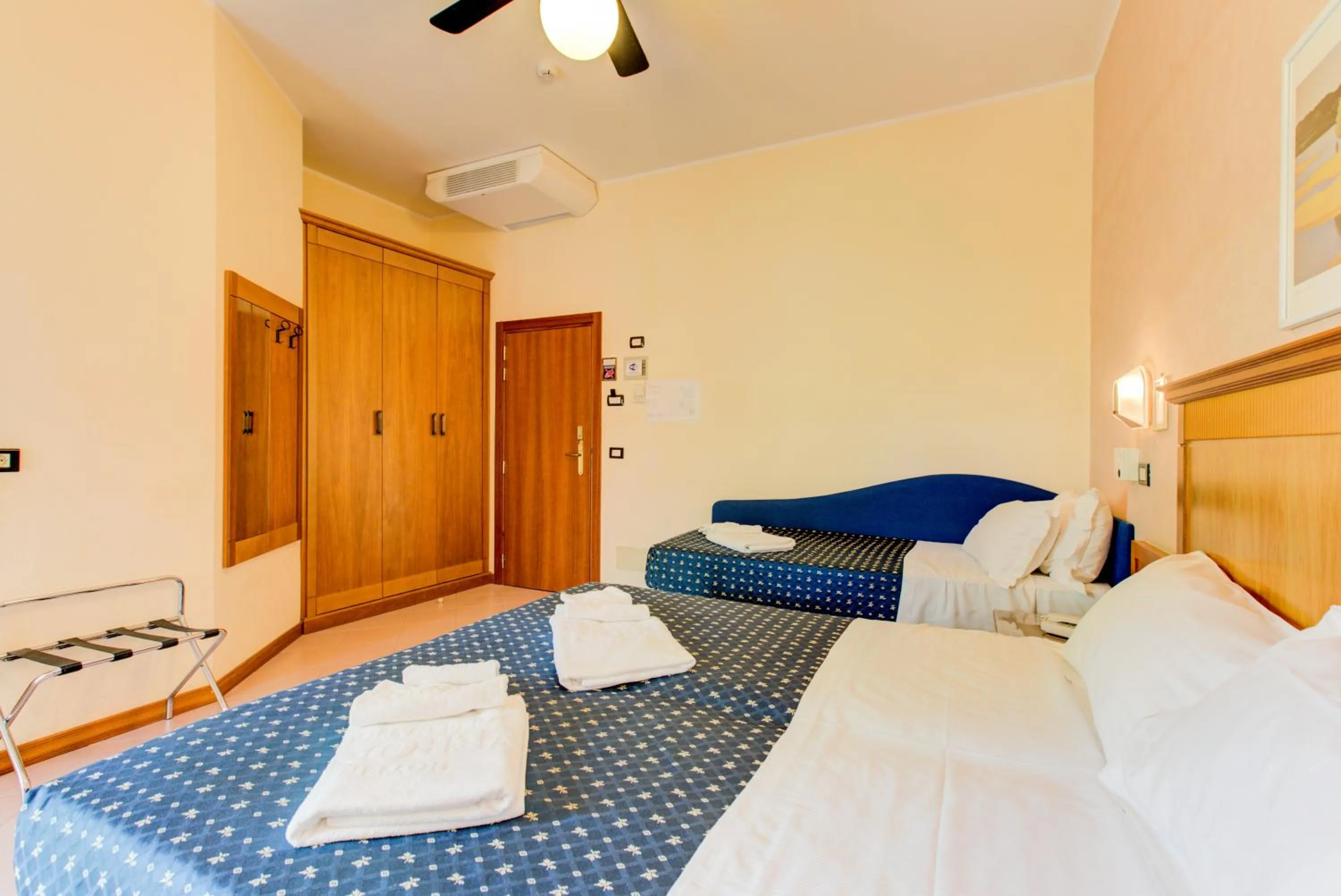 Photo of the whole room, Bed in Hotel Verona