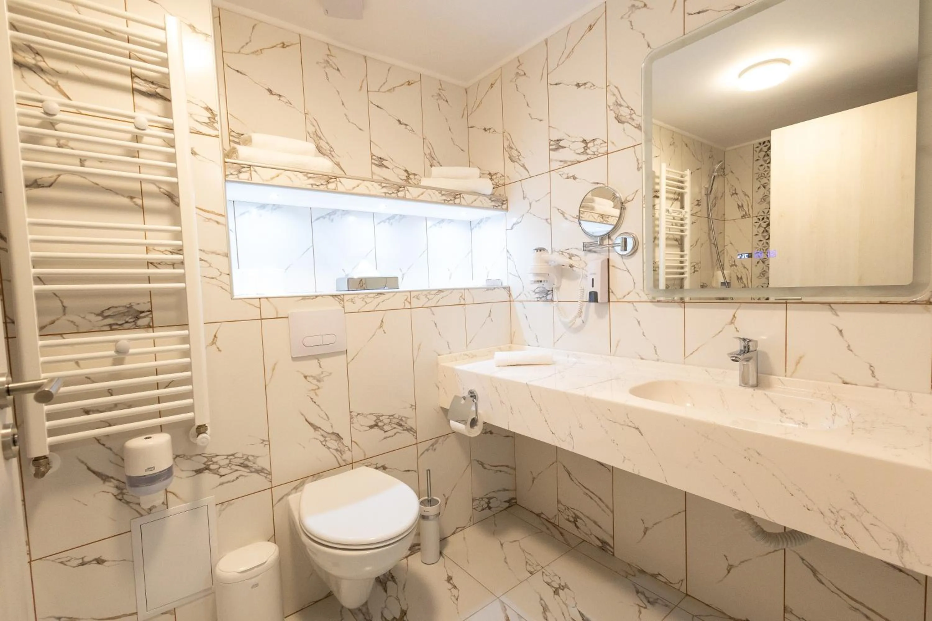 Standard Twin Room - single occupancy in CHITULESCU Hotel