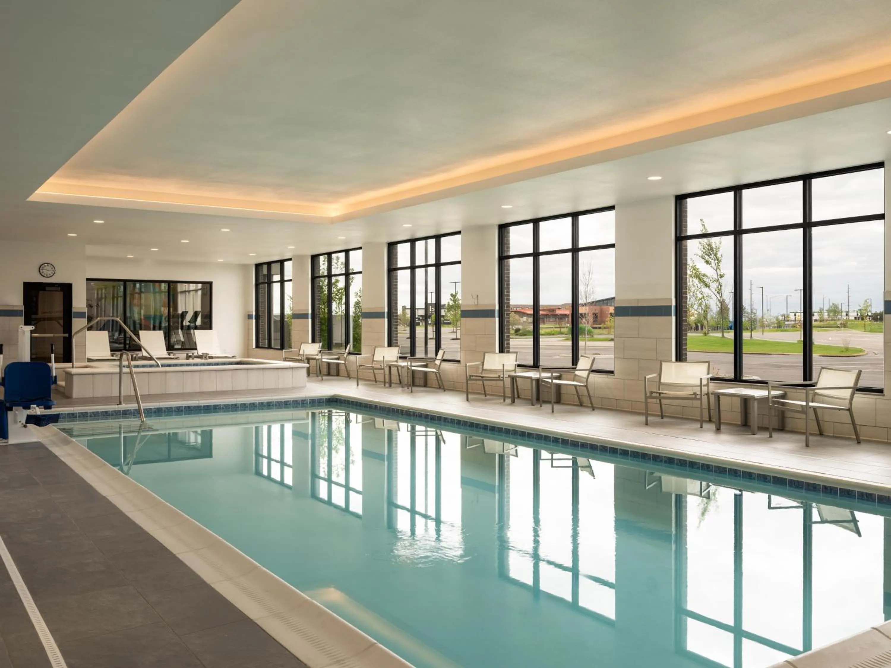 Swimming pool in Hyatt Place Billings