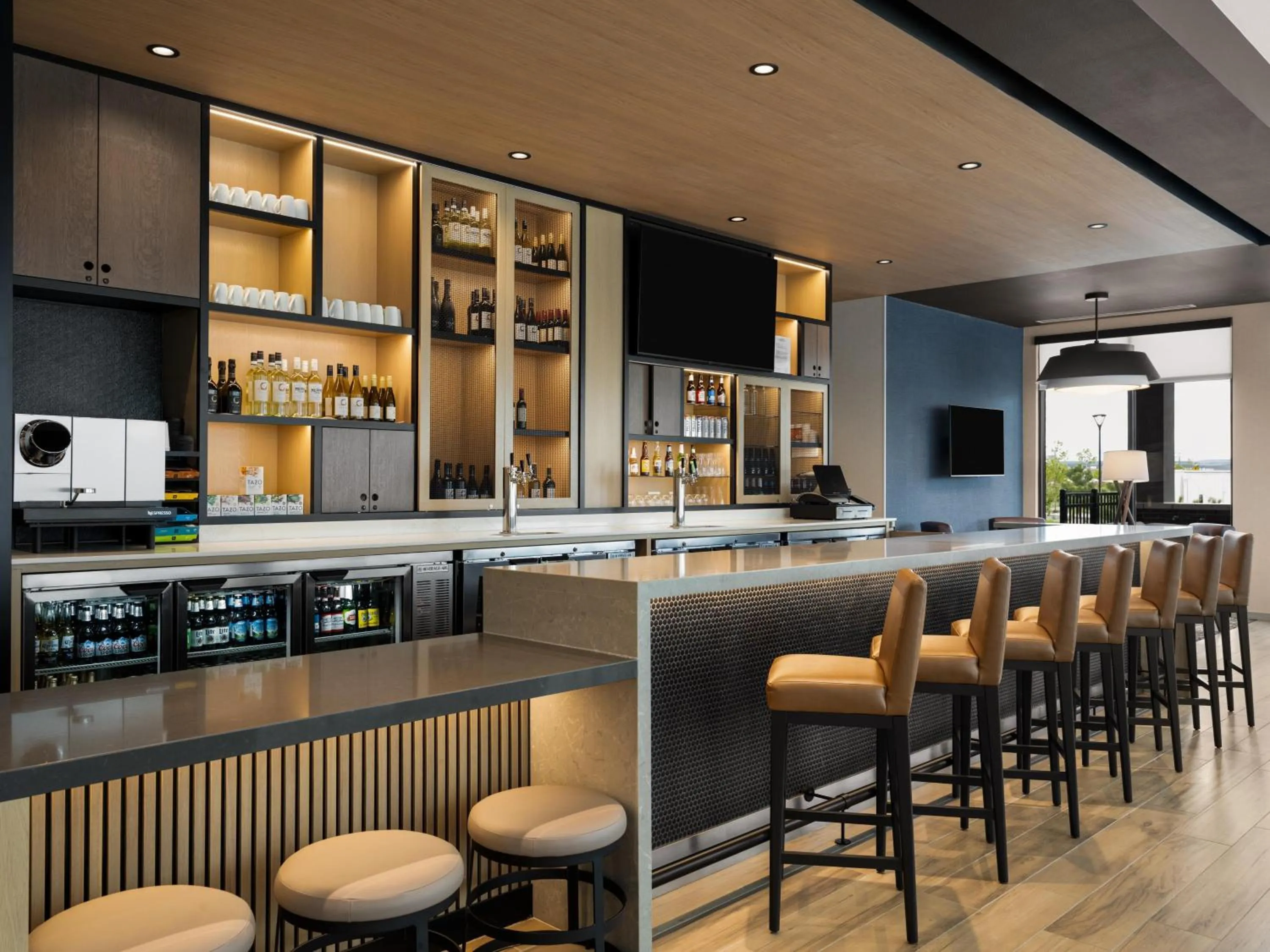 Lounge or bar in Hyatt Place Billings