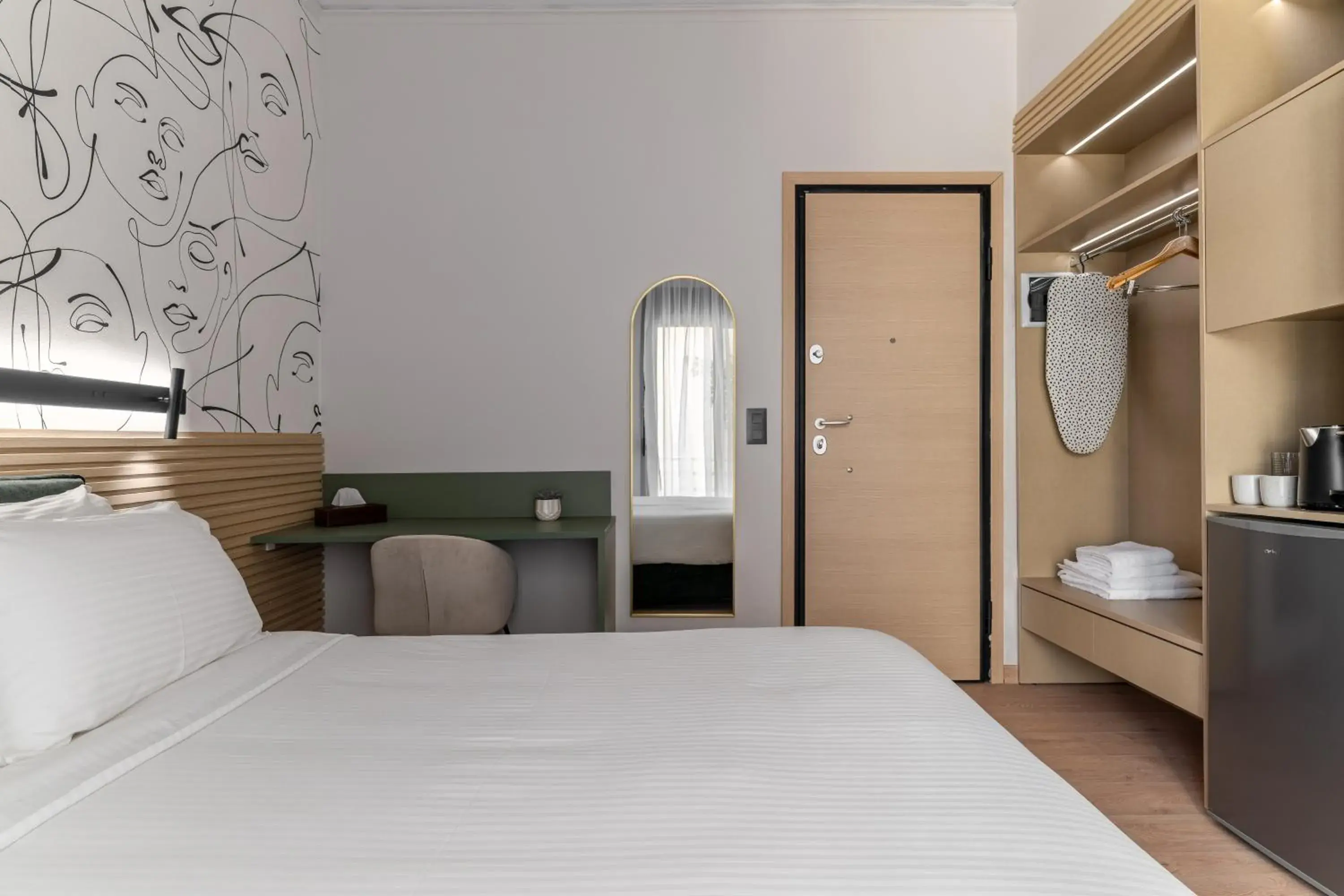 Bed in Phalerus Suites Bed in Phalerus Suites