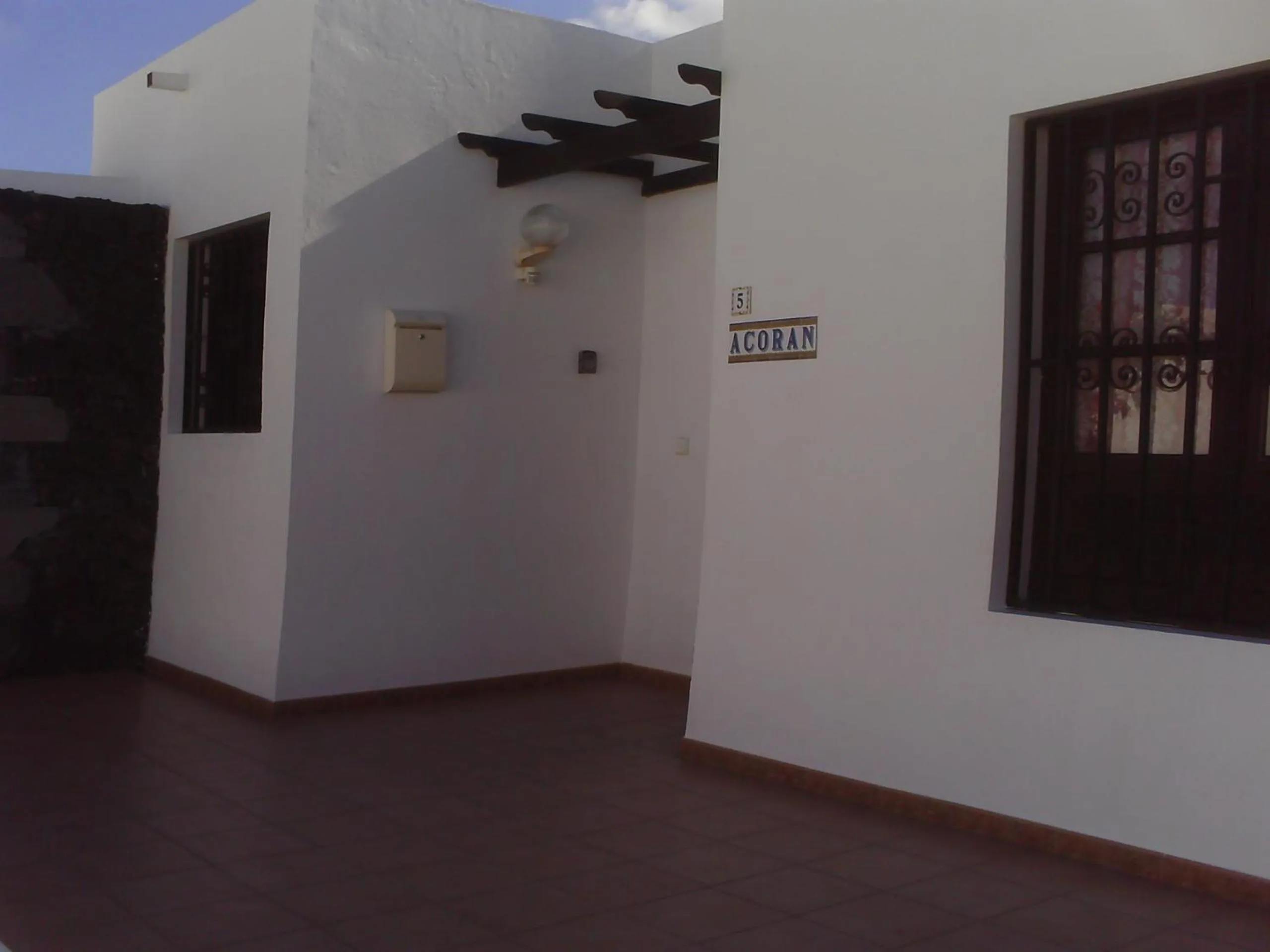 Facade/entrance in Villa Acoran