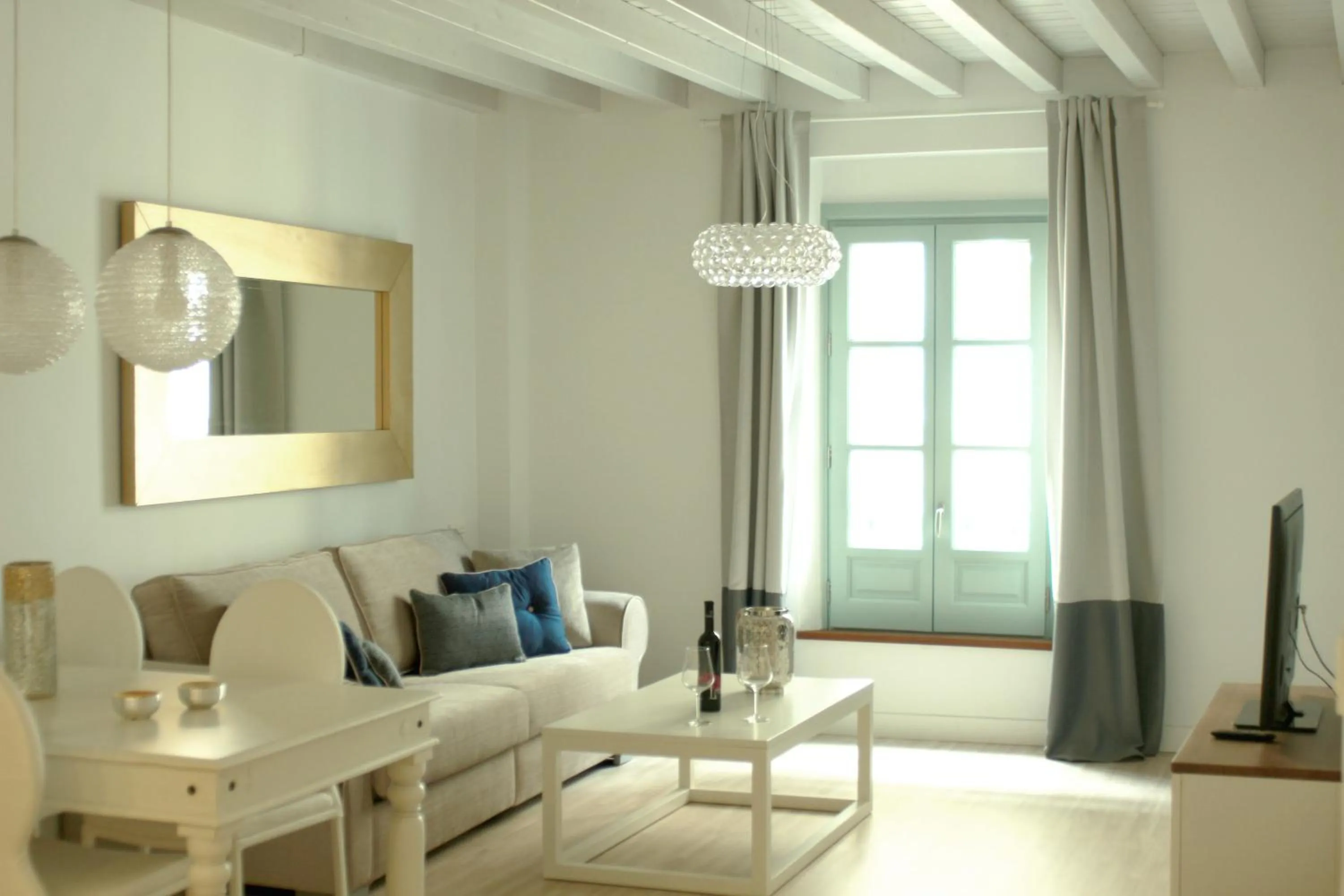 Nearby landmark in Palacio Cabrera - Lillo