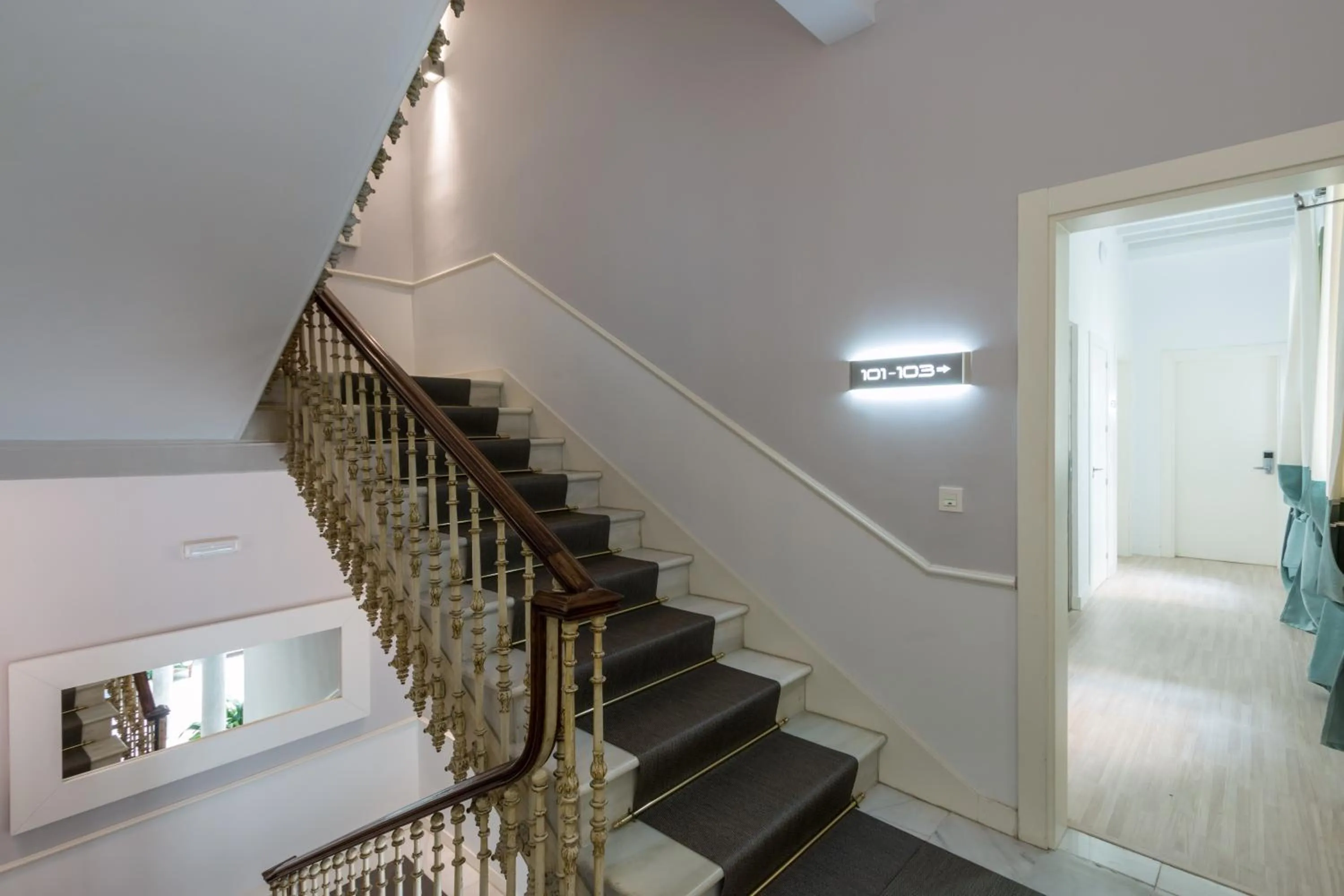 Property building in Palacio Cabrera - Lillo