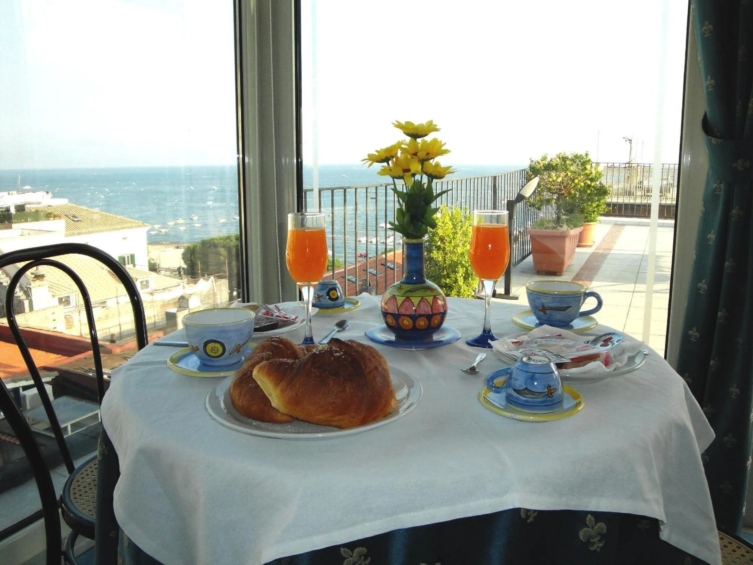 Decorative detail in Riviera B&B Rooms
