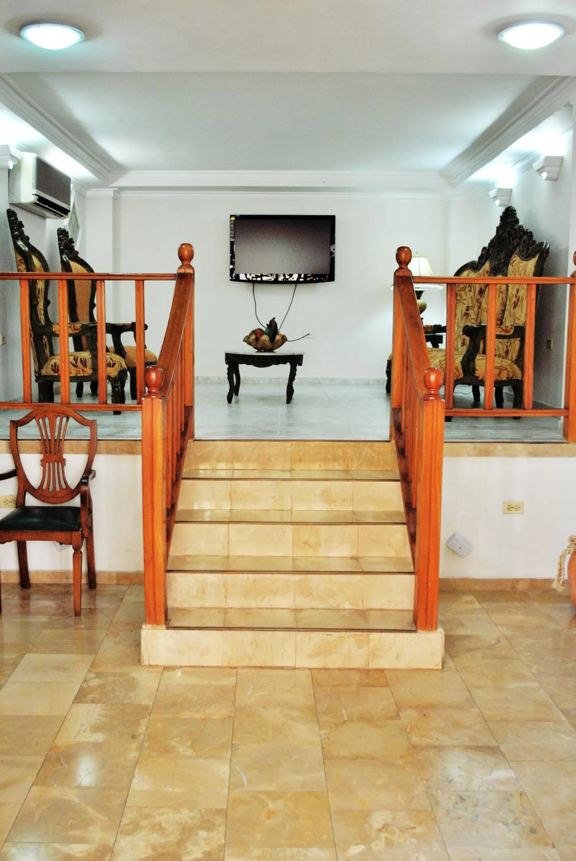 Communal lounge/ TV room in Hotel Majayura Sol