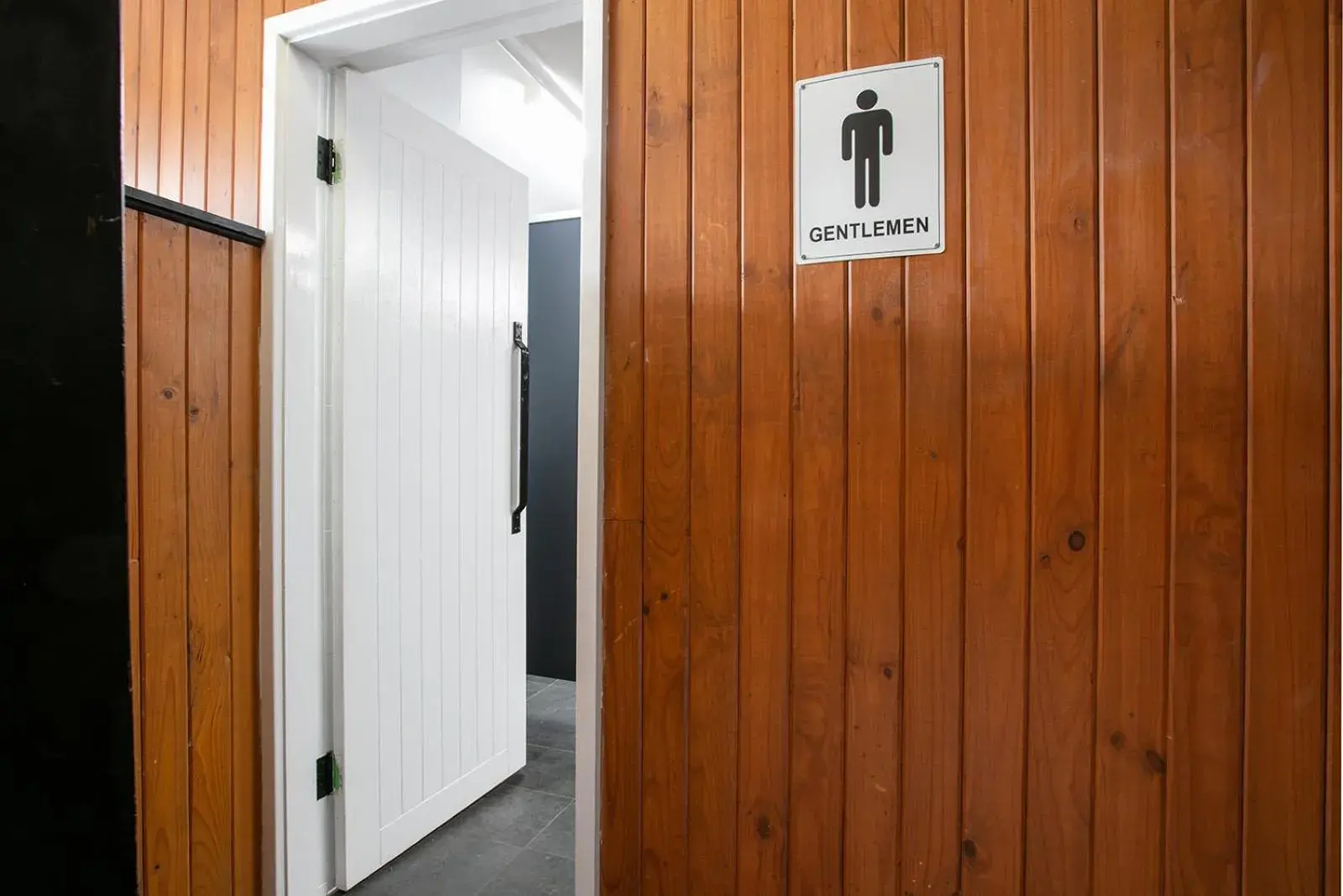 Budget Twin Room with Shared Bathroom in Kookaburra Lodge Budget Twin Room with Shared Bathroom in Kookaburra Lodge