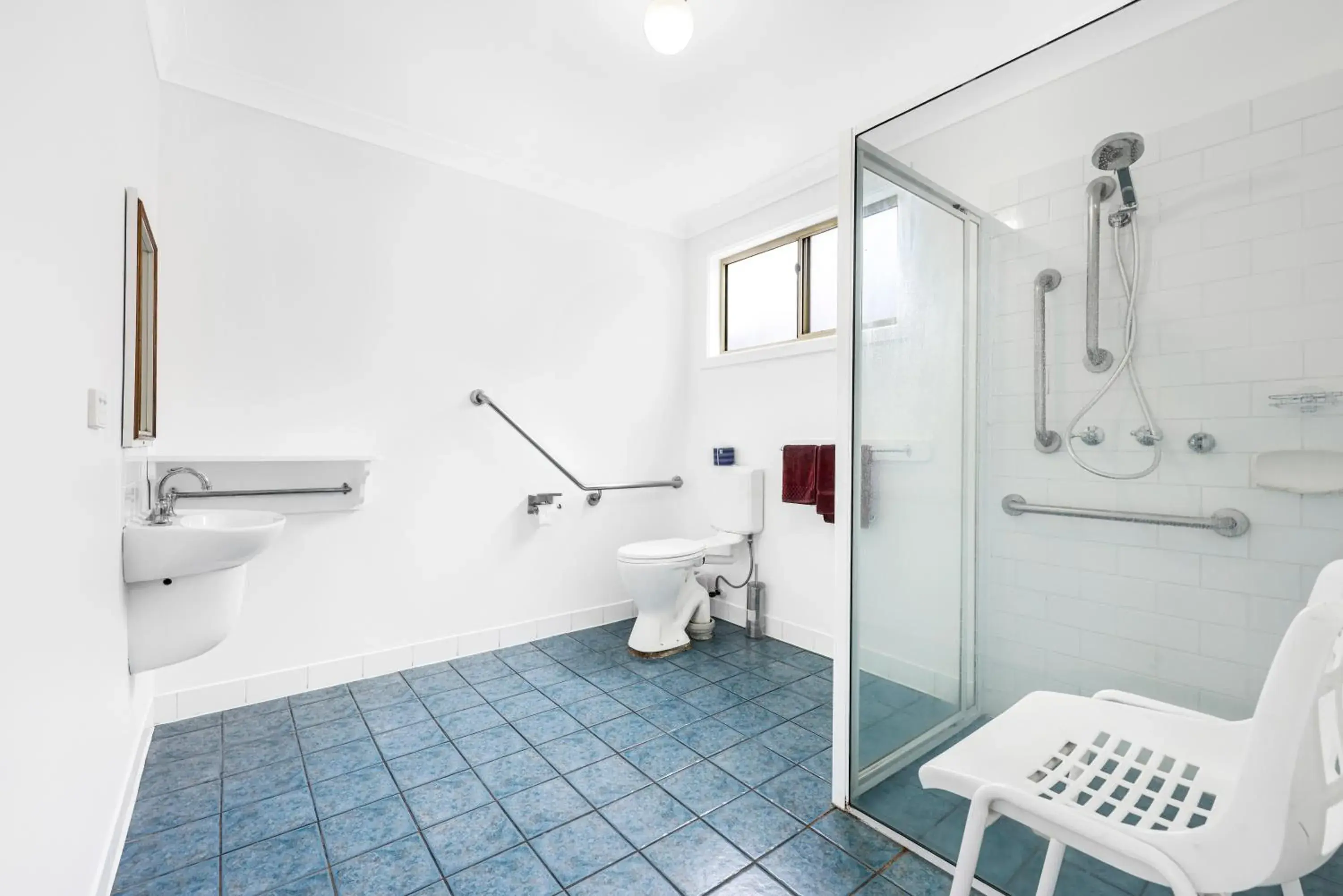 Queen Room - Disability Access in Tamworth Lodge Motel Queen Room - Disability Access in Tamworth Lodge Motel