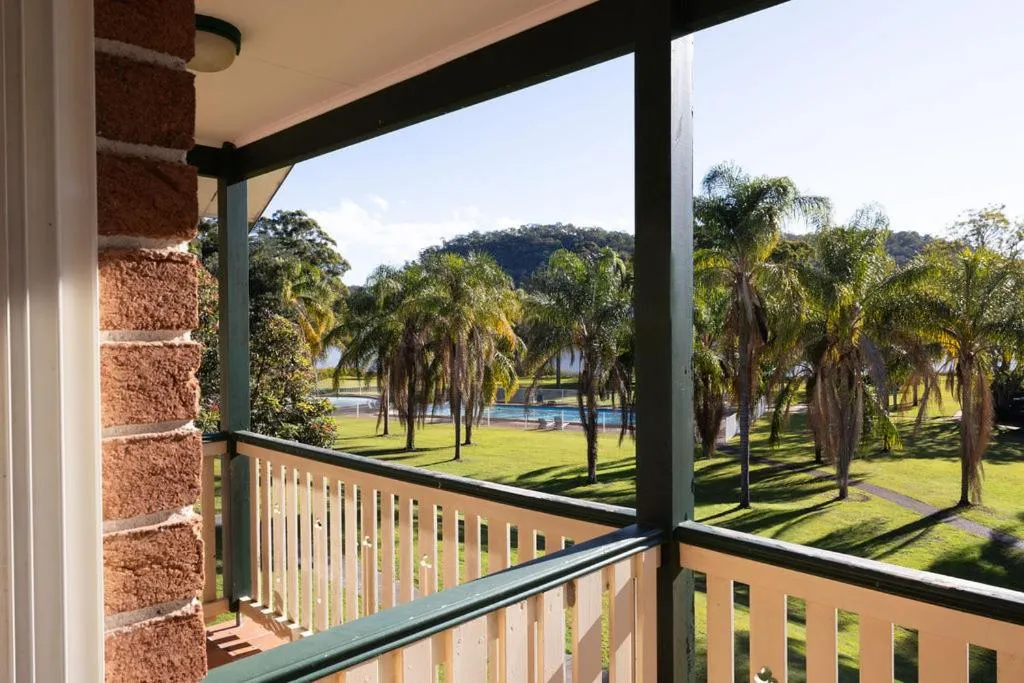 River view in Wisemans Retreat