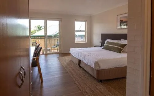 Photo of the whole room, Bed in Wisemans Retreat