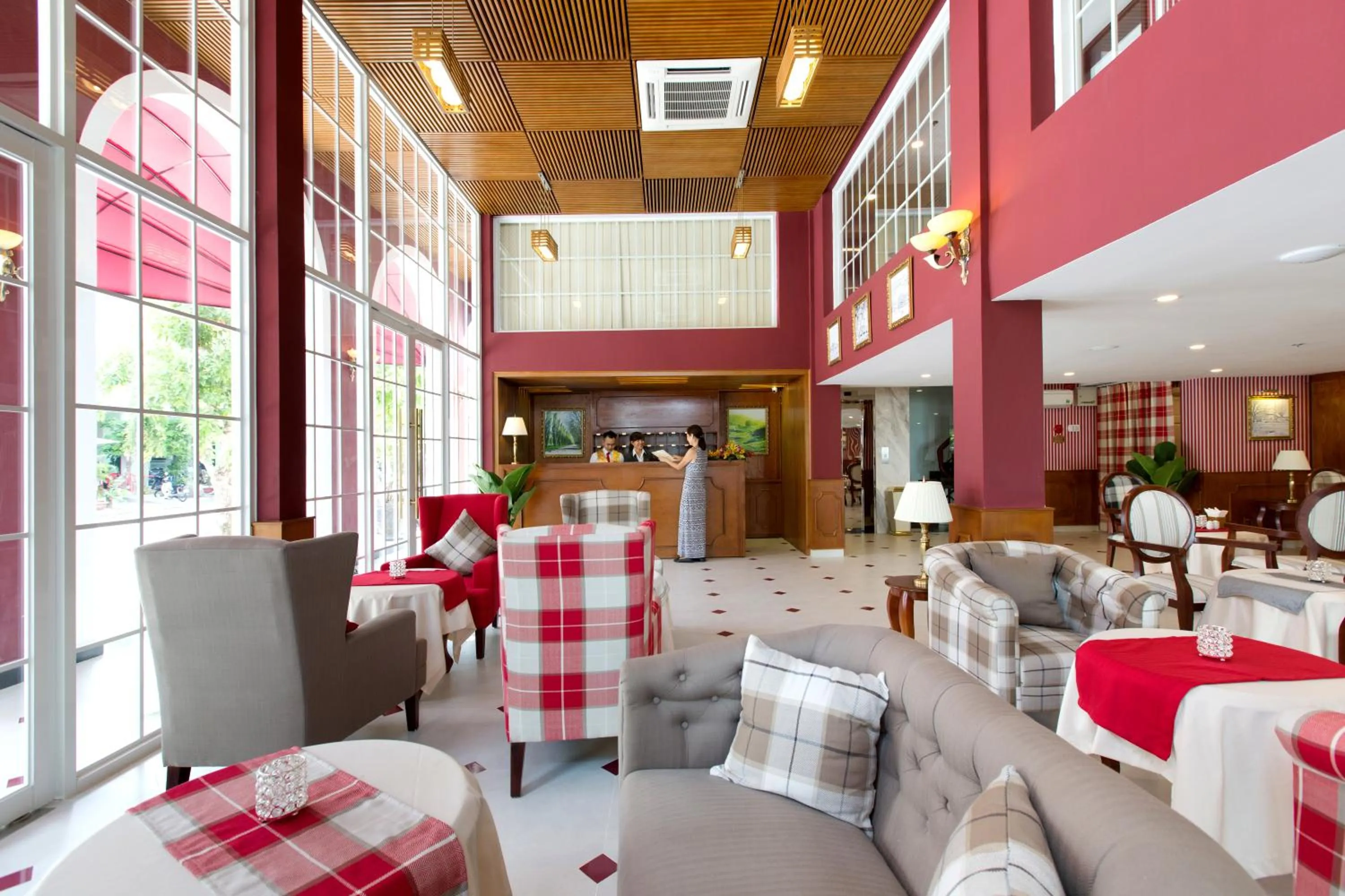 Restaurant/places to eat in Hotel L'Odéon Phu My Hung