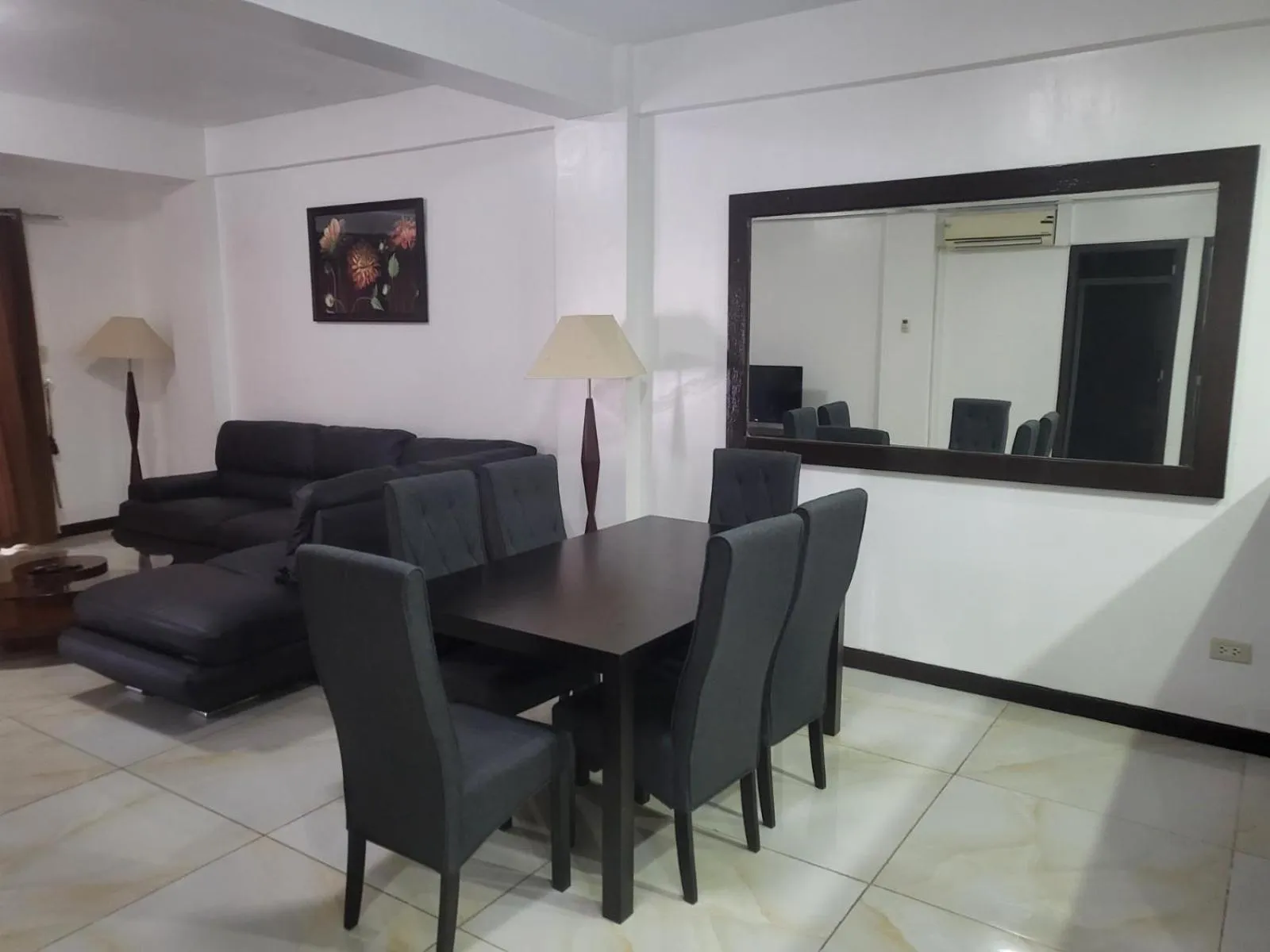 Dining area in Manarra Sea View Resort