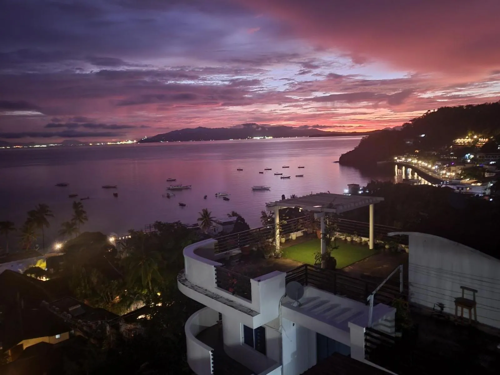 Sunset in Manarra Sea View Resort