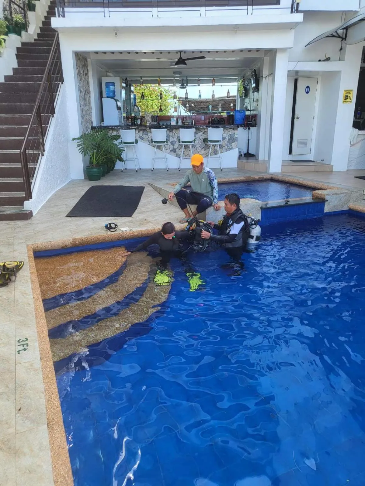 Swimming pool in Manarra Sea View Resort