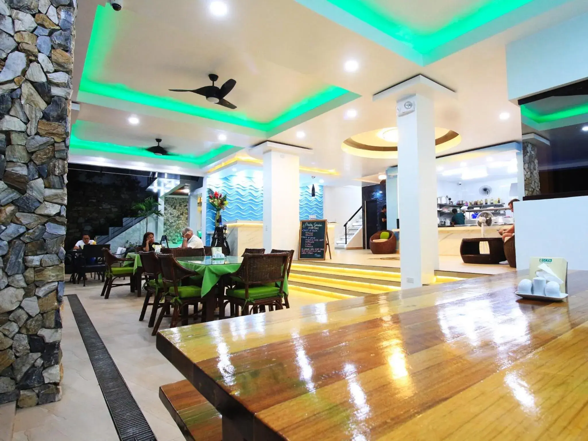 Restaurant/places to eat in Manarra Sea View Resort Restaurant/places to eat in Manarra Sea View Resort