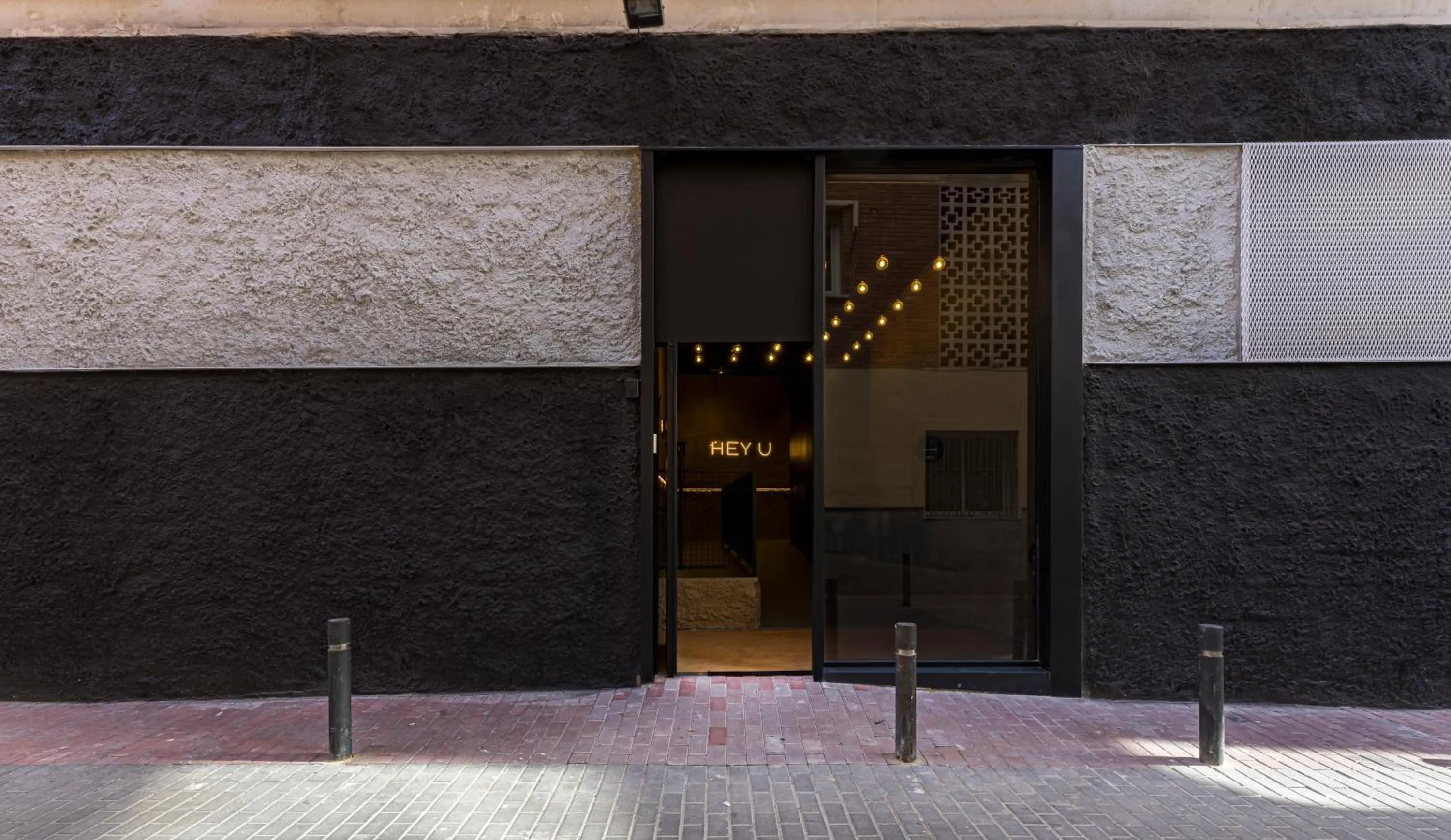 Facade/entrance in Apartamentos HEY U