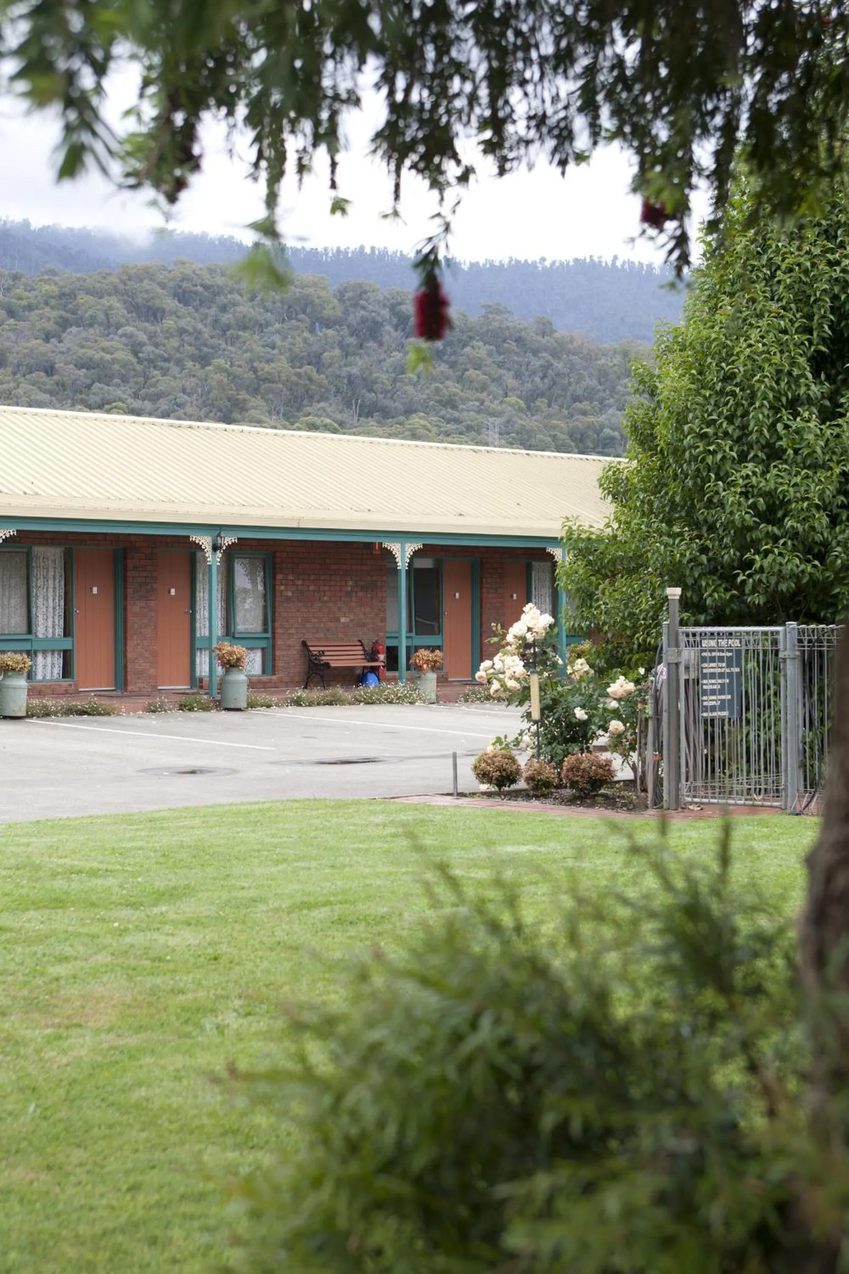 Property building in Snowgum Motel