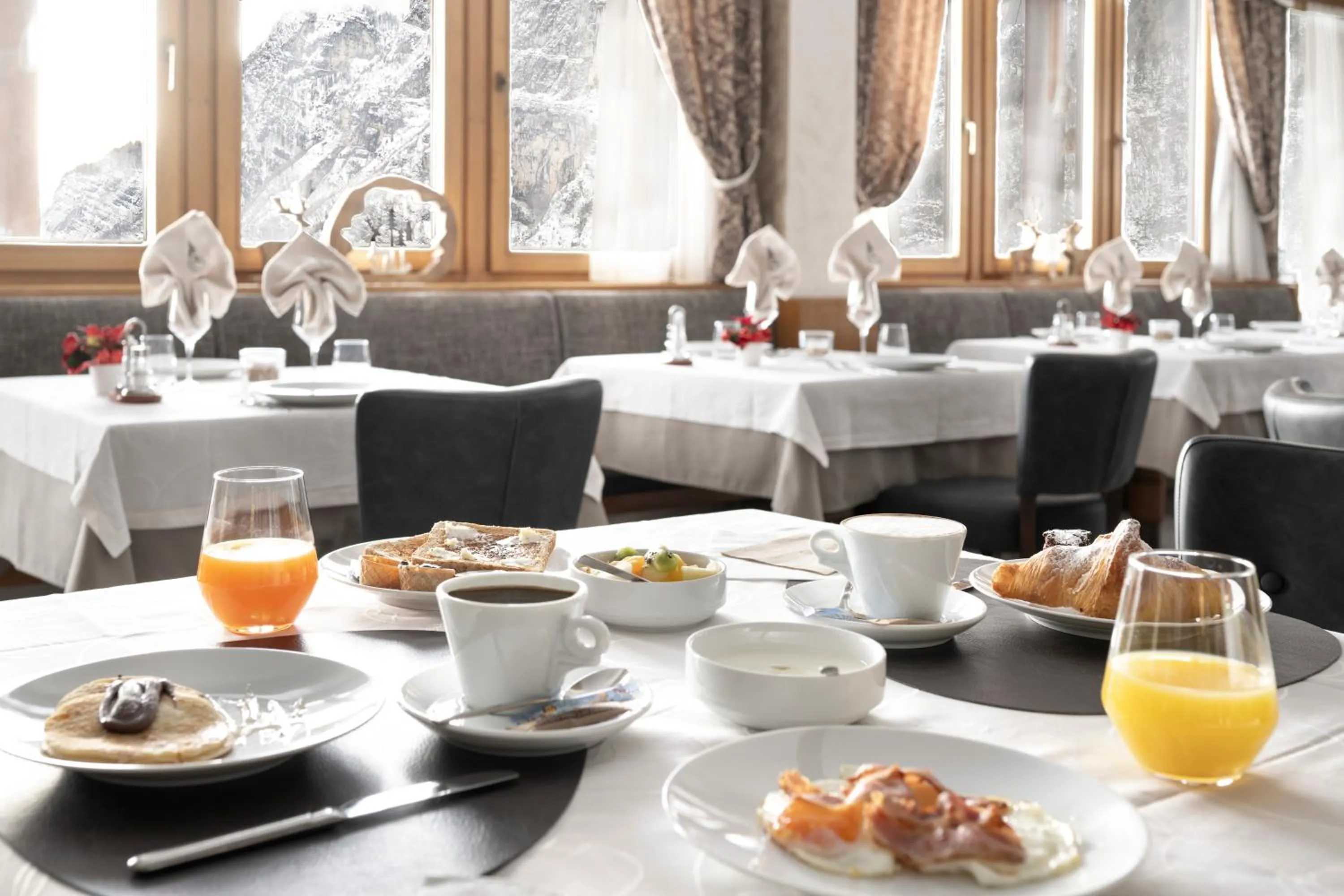 Restaurant/places to eat in Hotel Arcobaleno