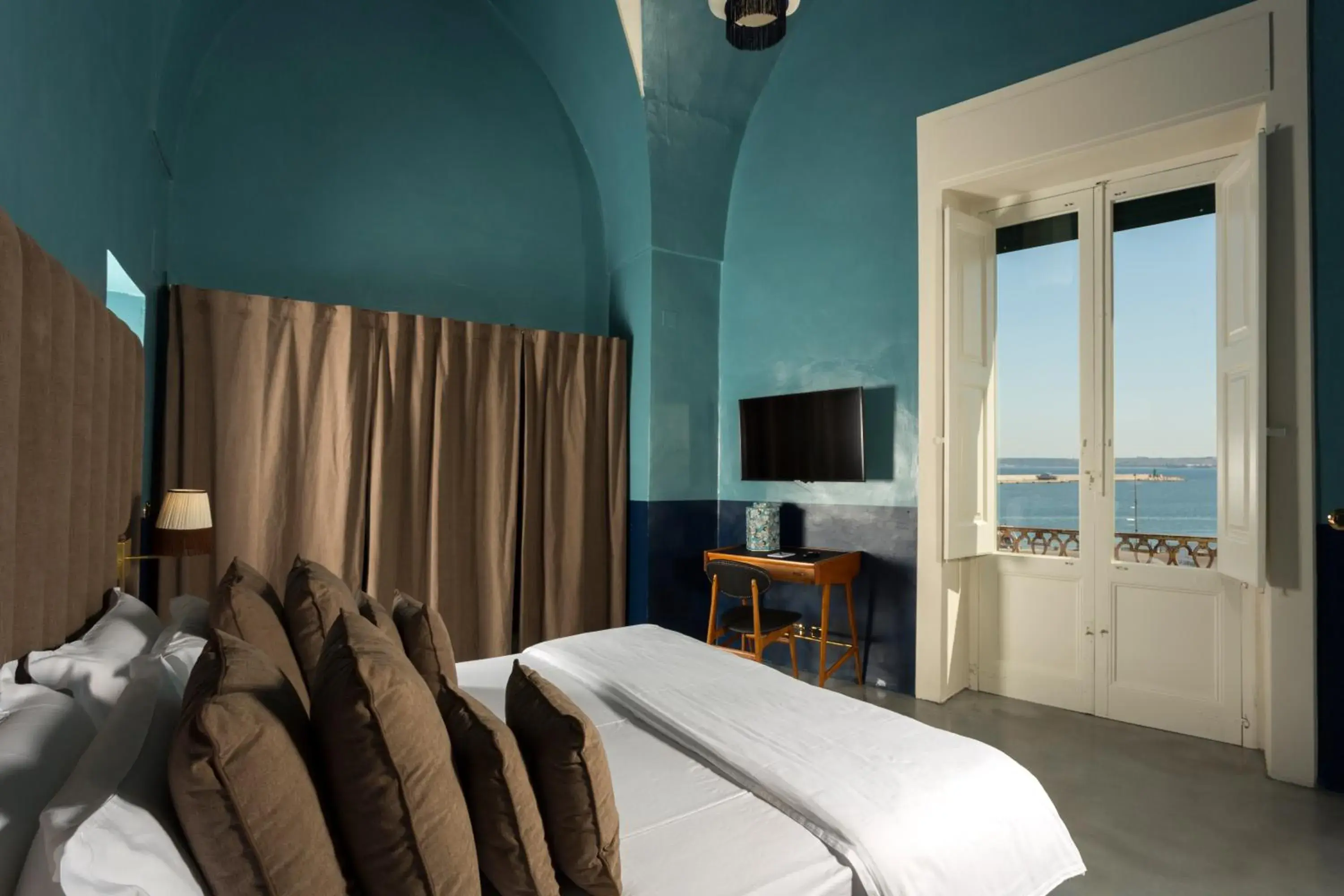 TV and multimedia, Bed in Palazzo Colombo TV and multimedia, Bed in Palazzo Colombo